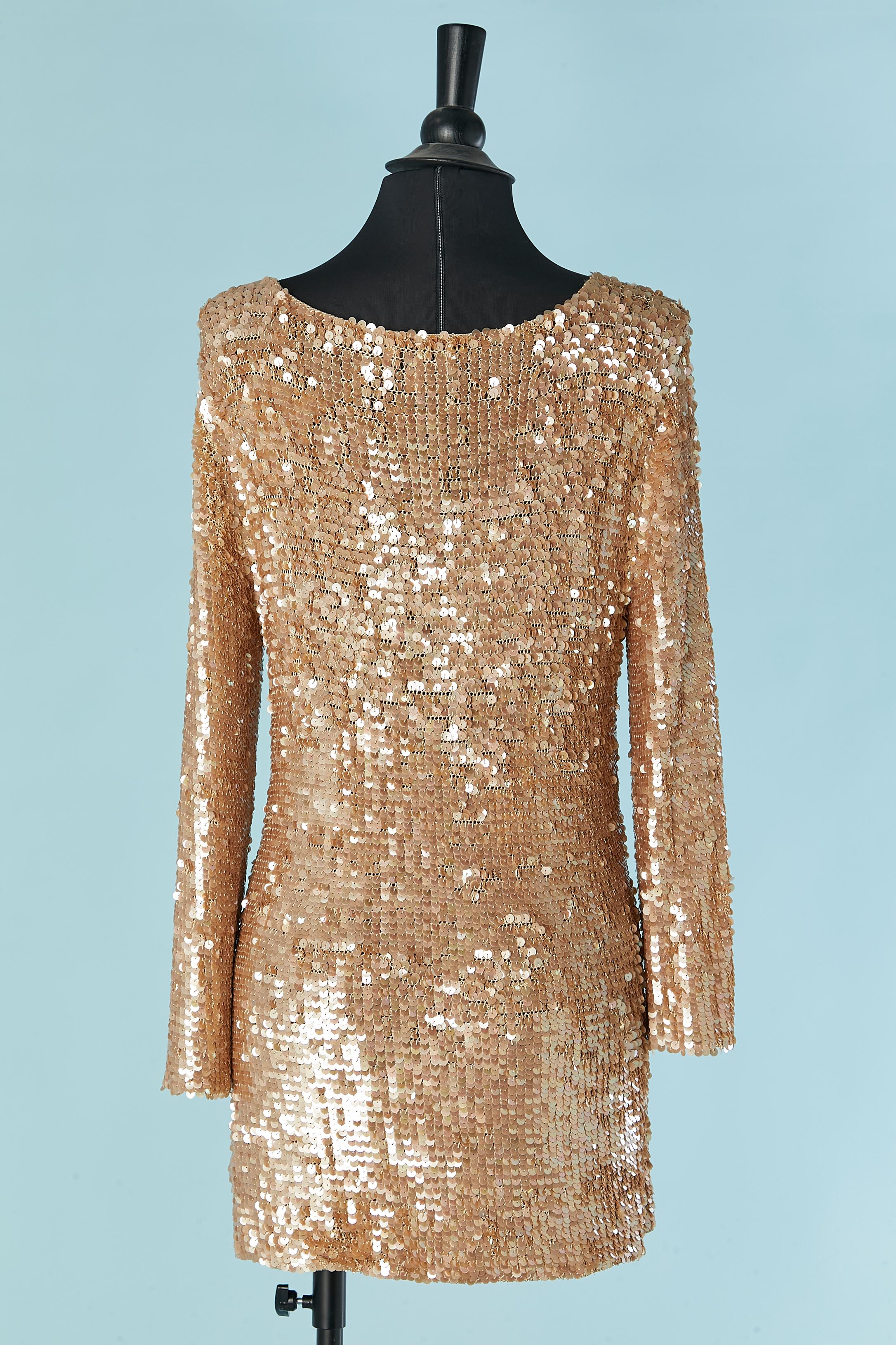 Mini-robe en paillettes roses sur une base en maille GIANFRANCO FERRE STUDIO en vente 1