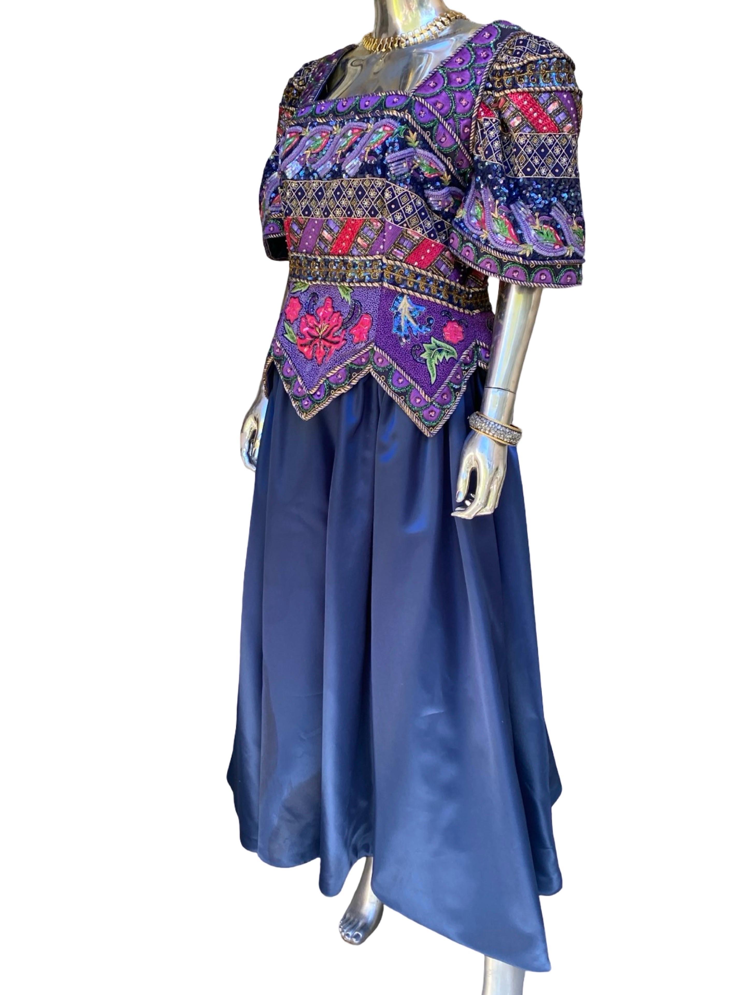 ROSE TAFT CHIC ! Couture Robe de soirée en satin bleu et perles Taille Plus 16/18 en vente 4