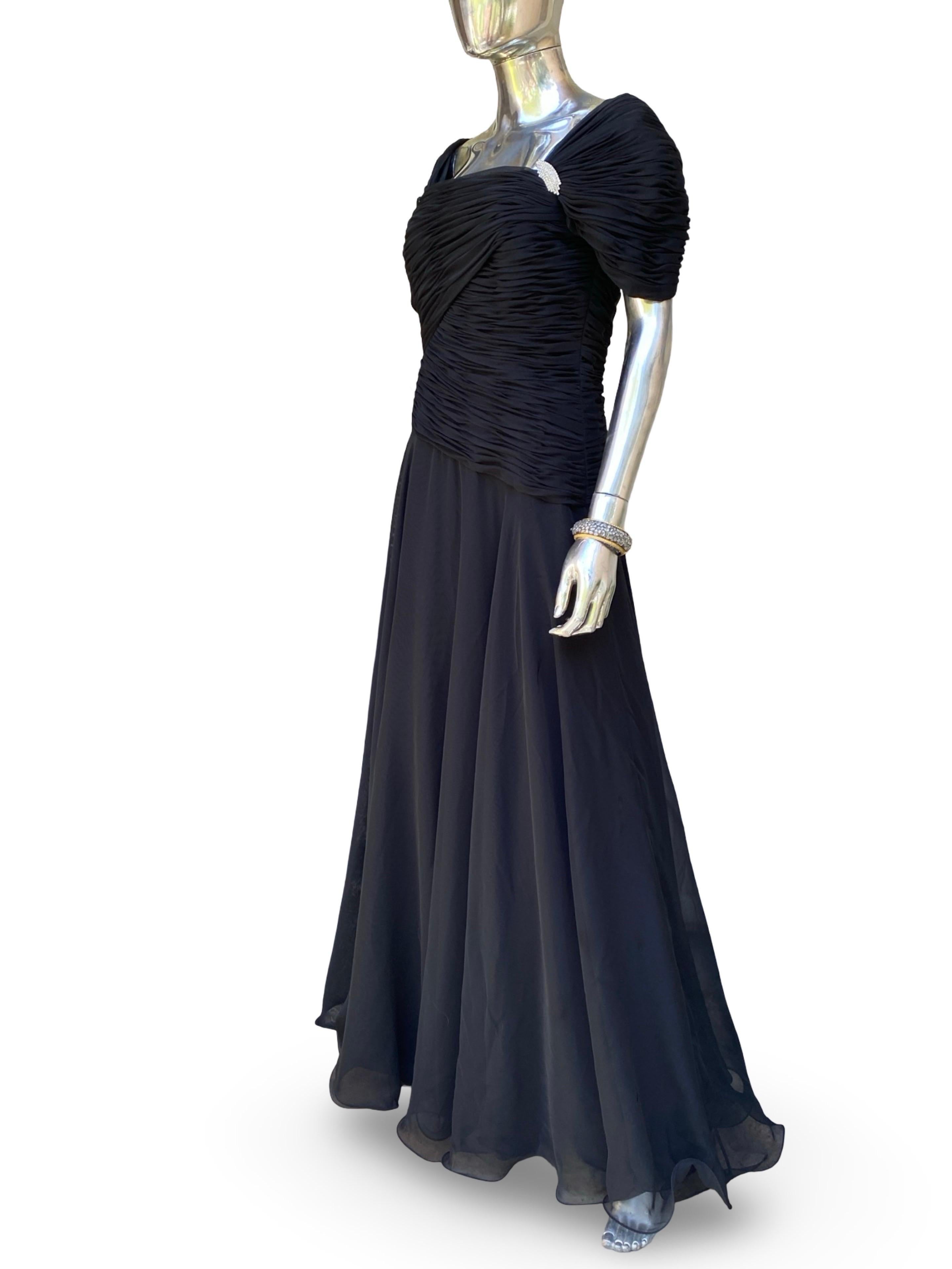 Rose TAFT Couture Soirée drapée en mousseline noire  Robe Rare Taille Plus 16 en vente 5