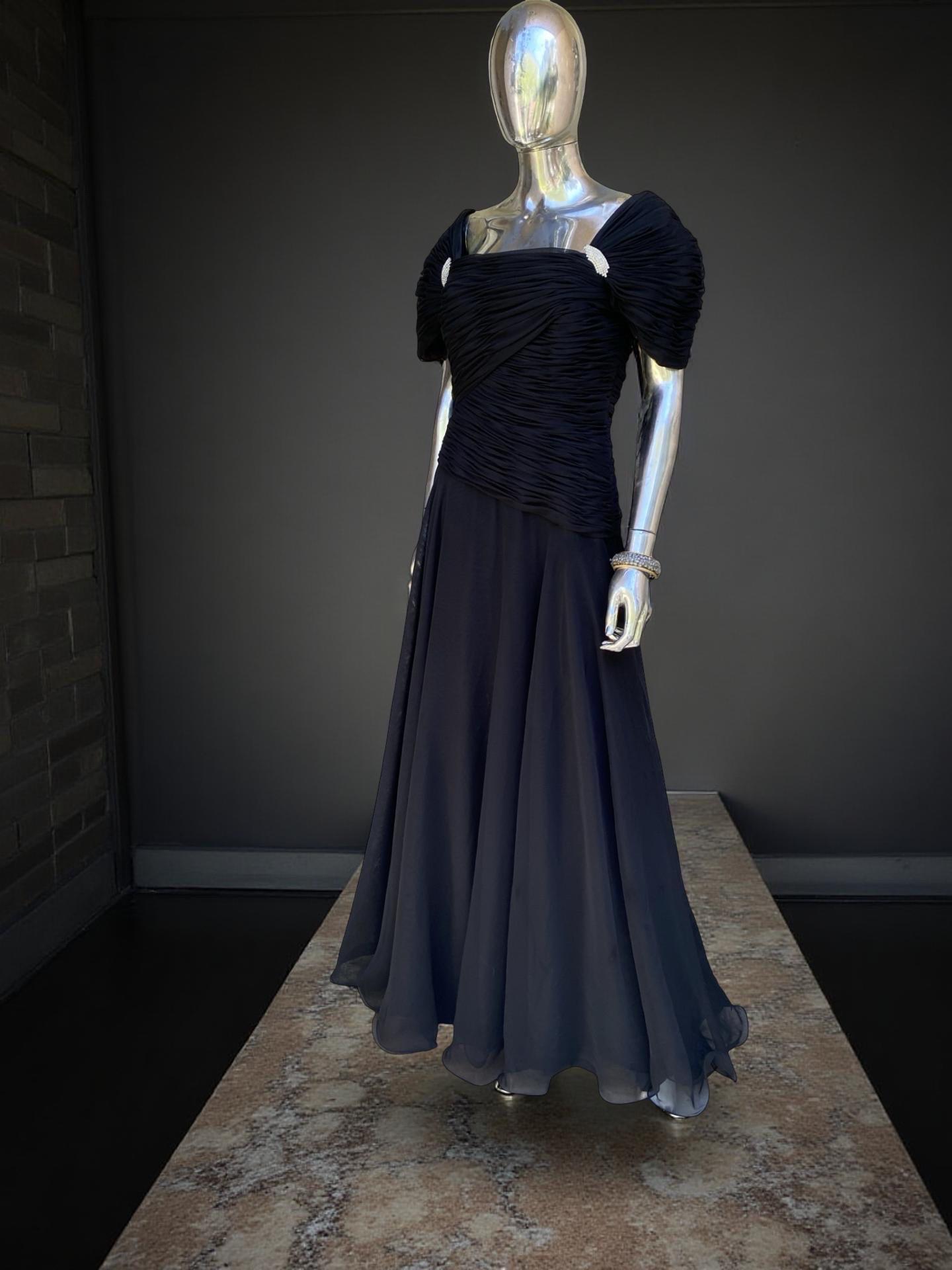 Rose TAFT Couture Soirée drapée en mousseline noire  Robe Rare Taille Plus 16 en vente 9