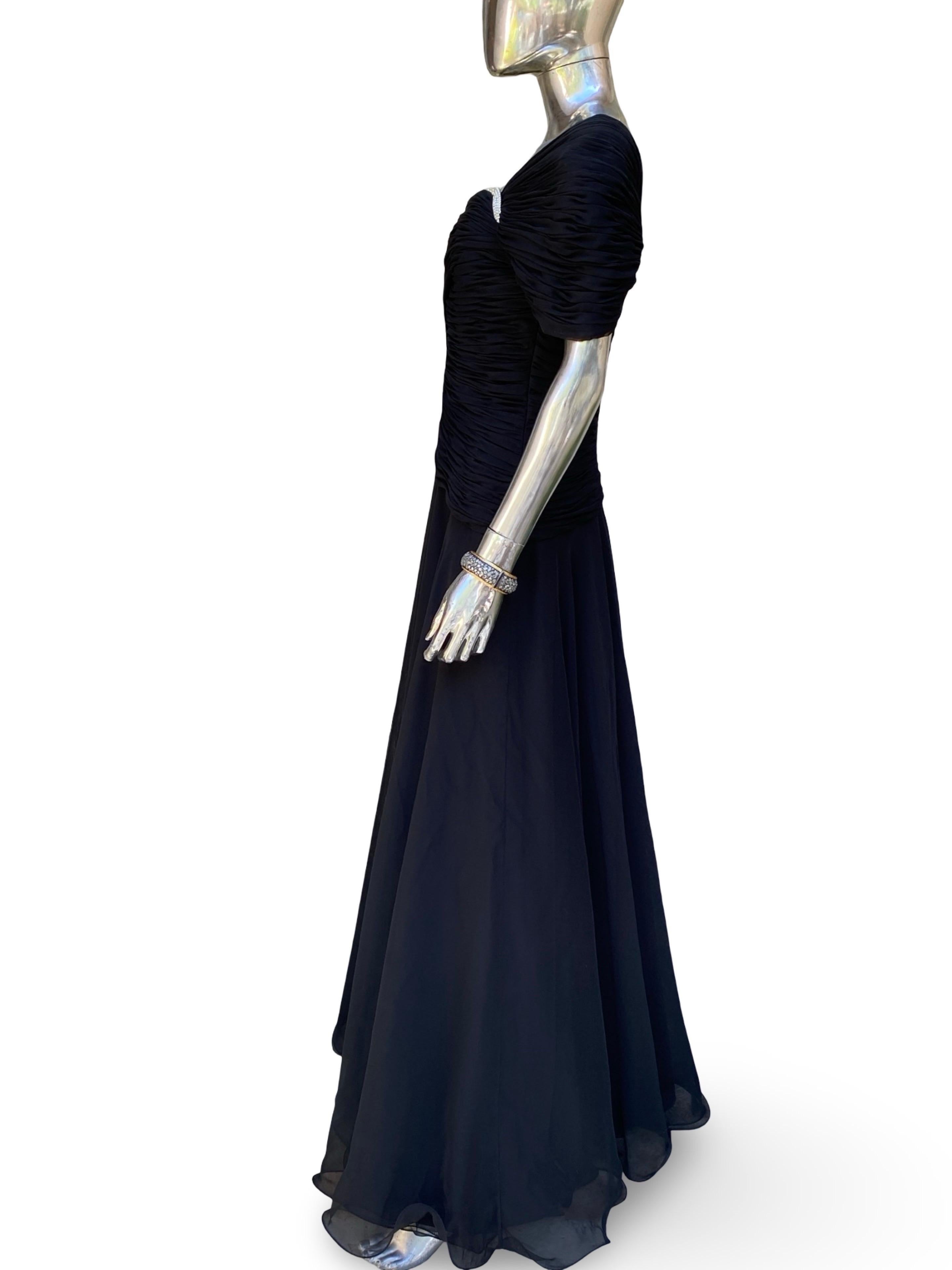 Rose TAFT Couture Soirée drapée en mousseline noire  Robe Rare Taille Plus 16 Pour femmes en vente