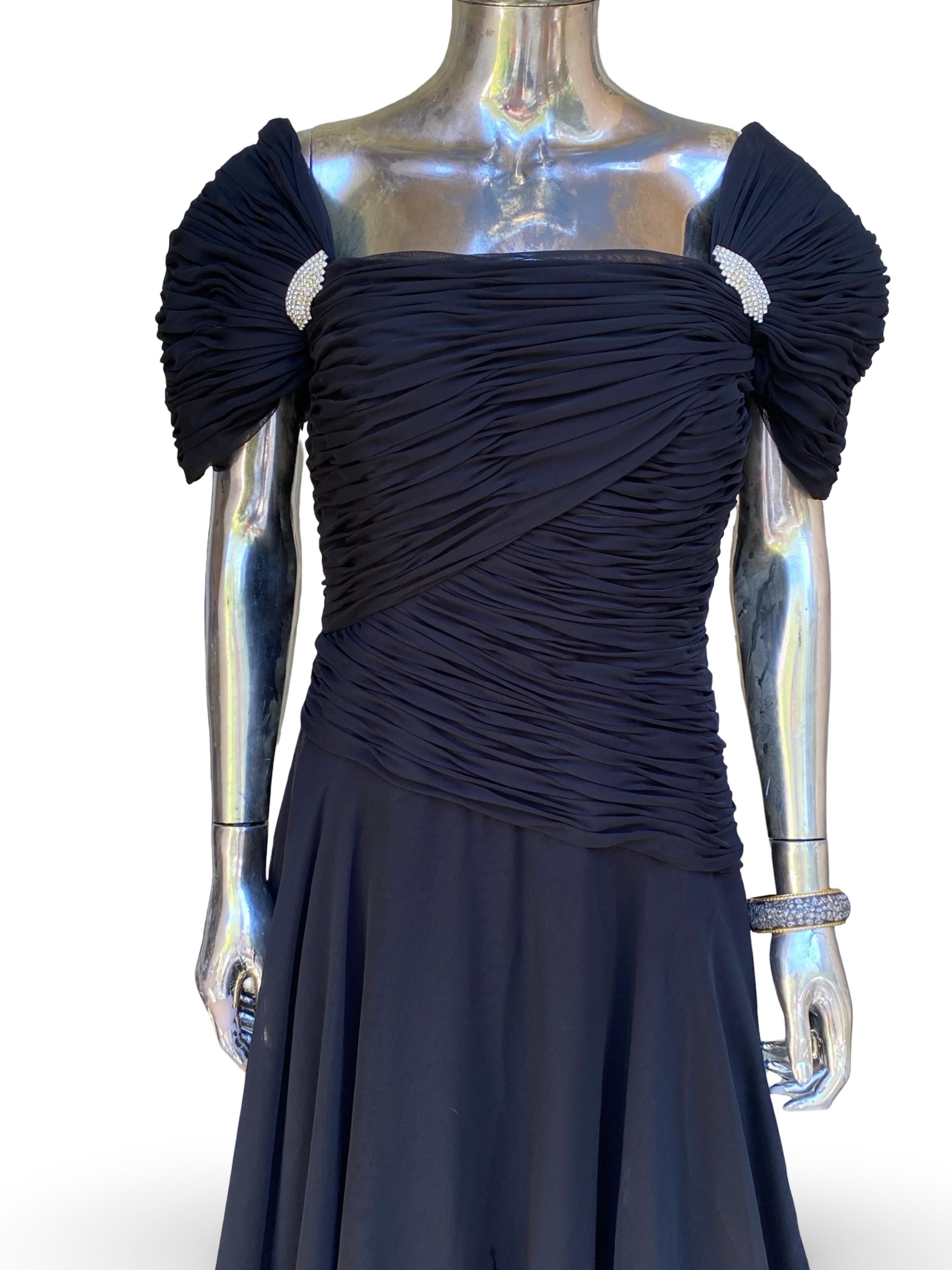 Rose TAFT Couture Soirée drapée en mousseline noire  Robe Rare Taille Plus 16 en vente 4
