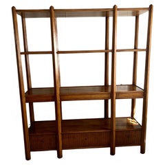 Libreria personalizzata Rose Tarlow con ante e cassetti nascosti