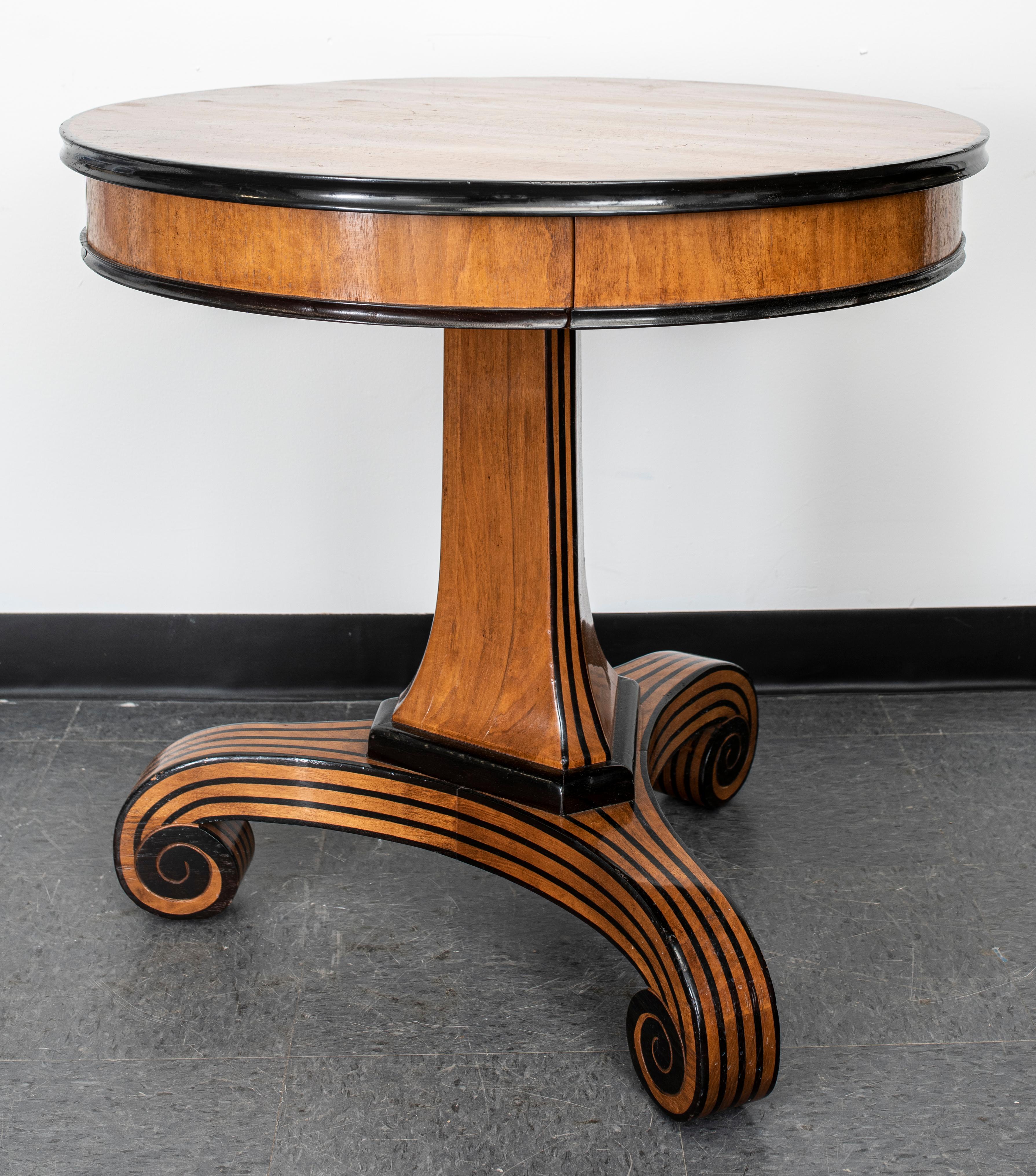 Rose Tarlow Melrose House Biedermeier Style Walnut Center Table In Good Condition In New York, NY