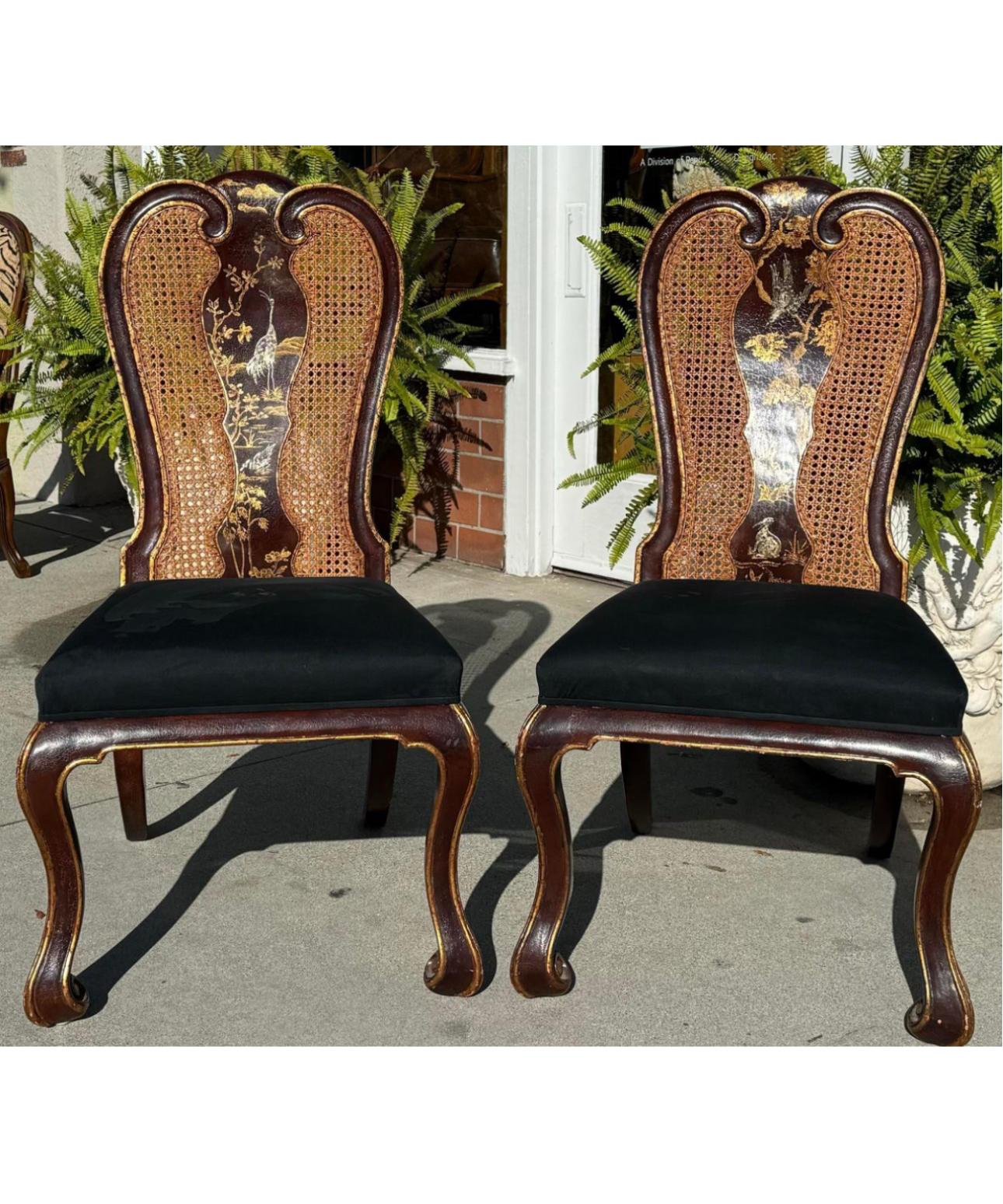 Paire de chaises Chinoiserie Rose Tarlow Melrose House. Cette annonce est pour une paire mais nous avons deux paires disponibles. 