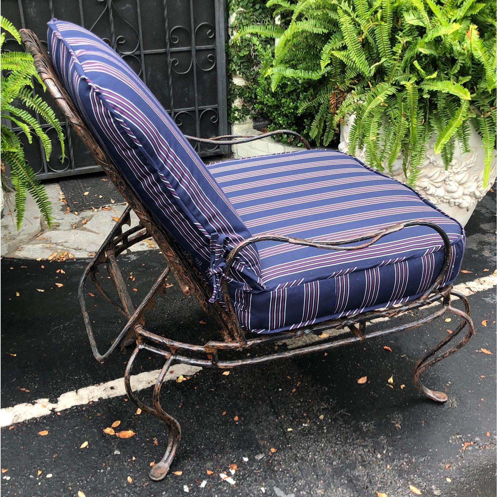wrought iron lounge chairs