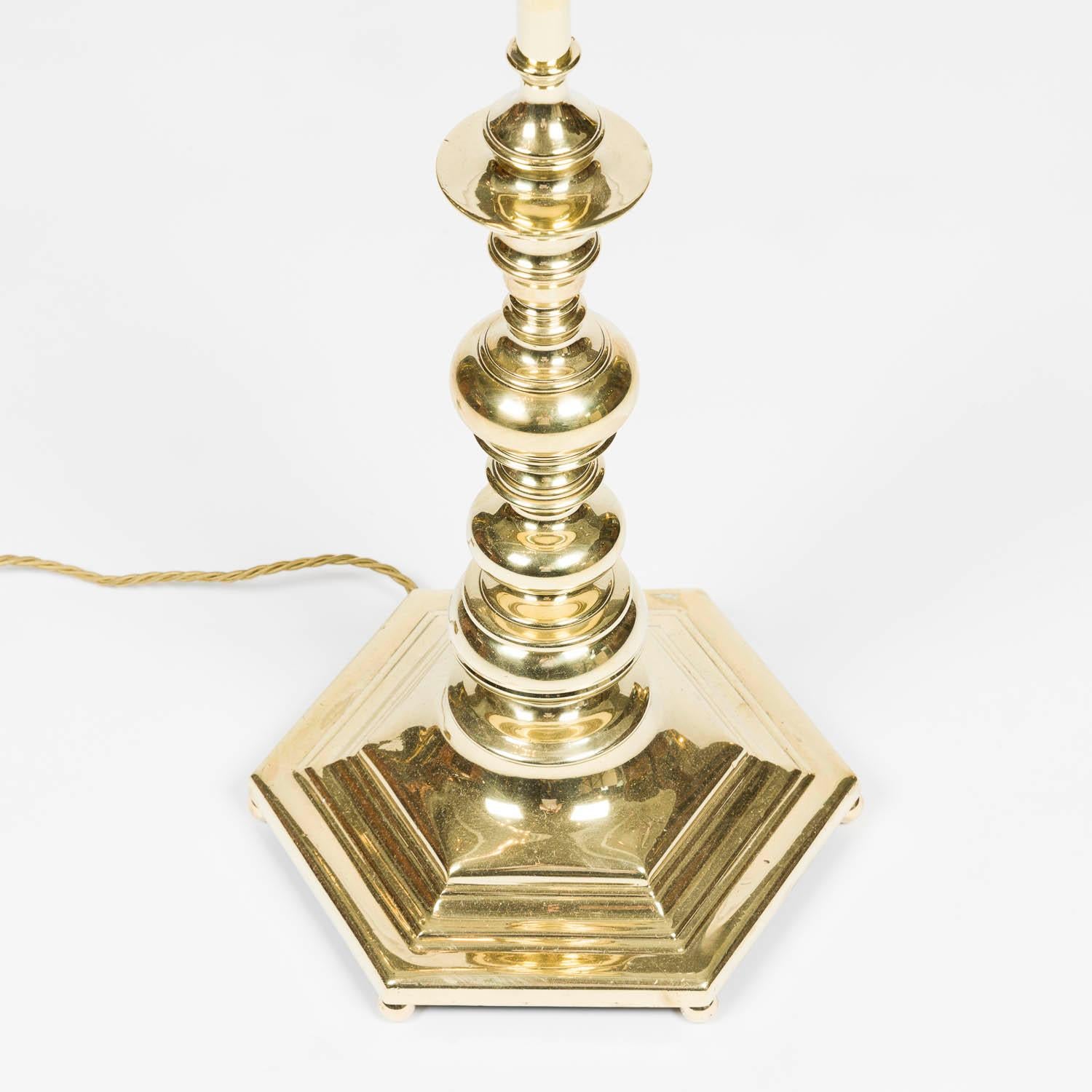 Lampada standard Rose & Thistle in ottone di epoca edoardiana in vendita 4