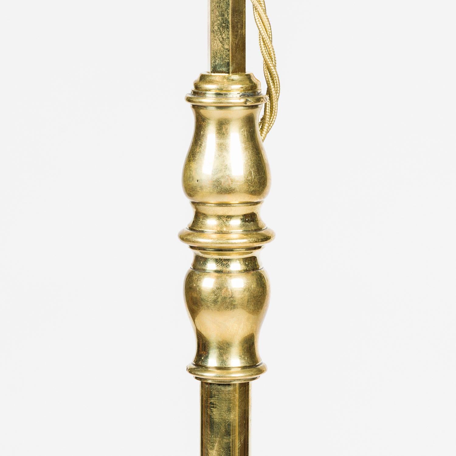 Lampada standard Rose & Thistle in ottone di epoca edoardiana in vendita 2