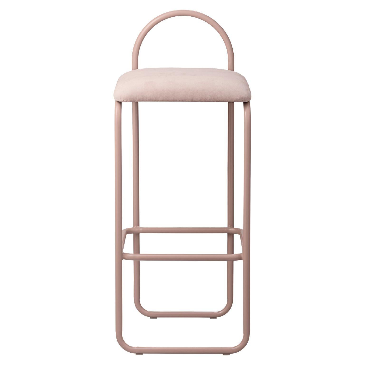 Rose velvet minimalist bar chair 82.5
Dimensions: L 37 x W 39 x H 82.5 cm
Materials: Velvet, steel.

     