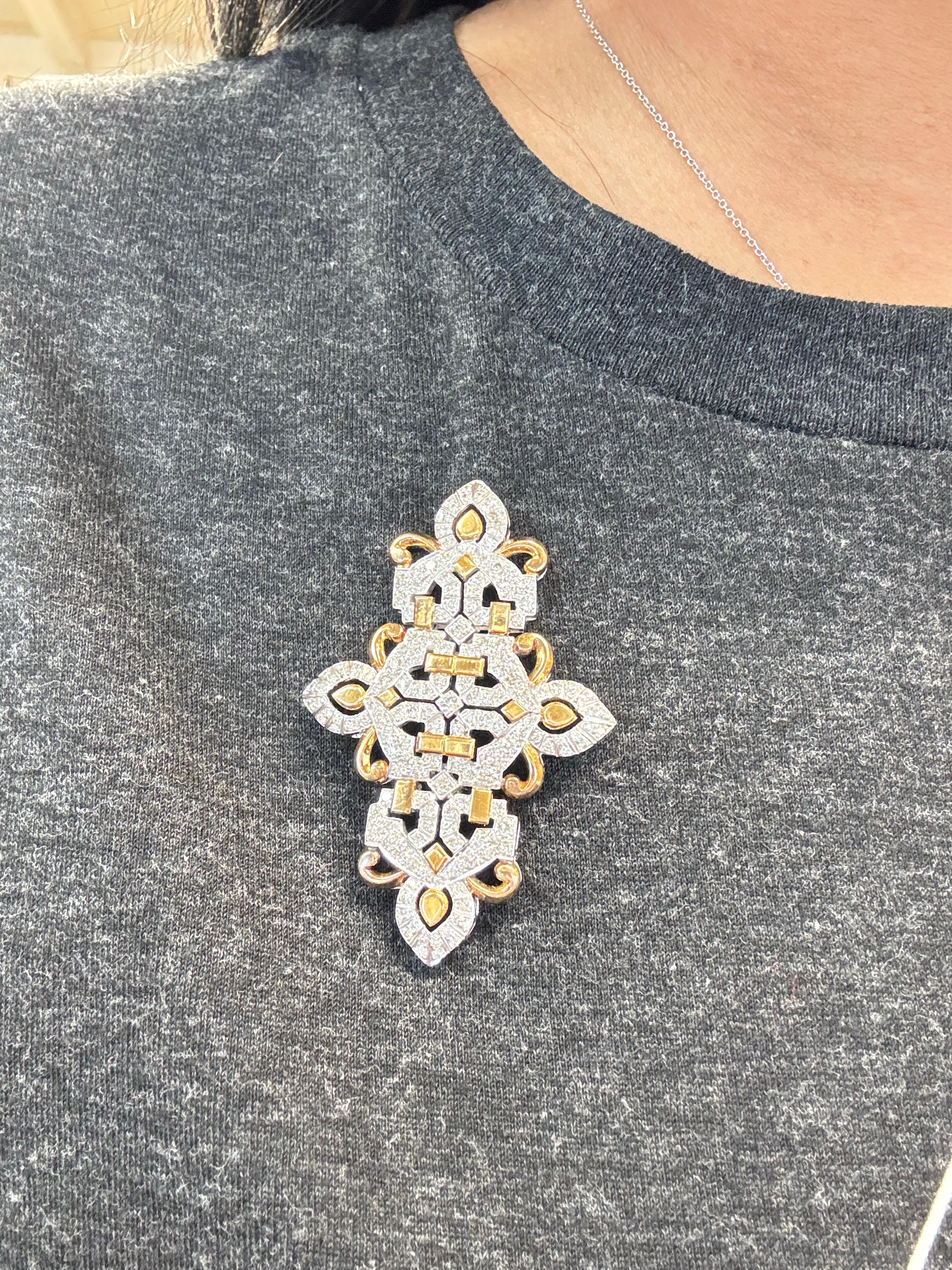 Rose White Gold Ornate Diamond Brooch In Good Condition For Sale In Palm Desert, CA