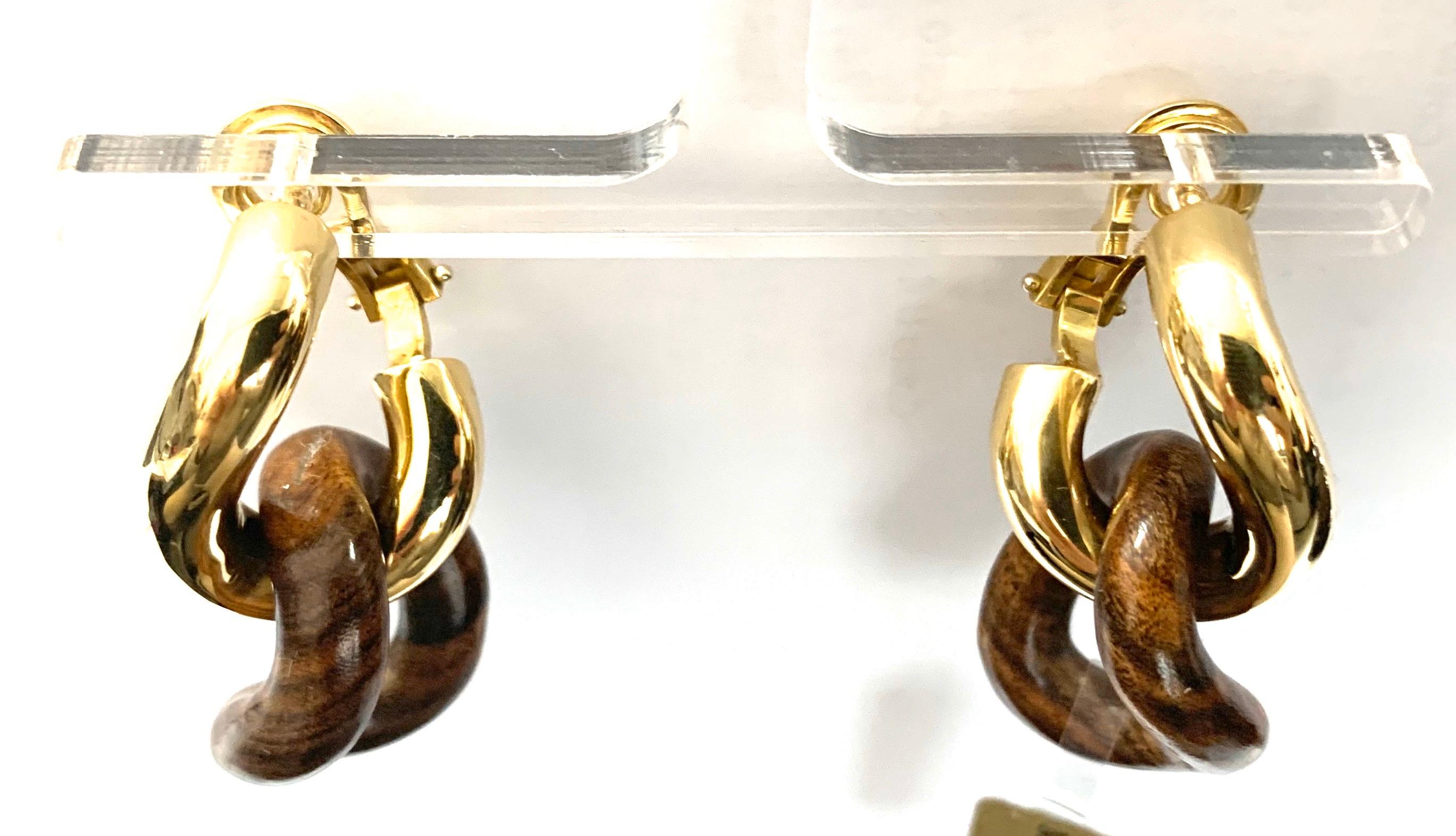 Women's Rose Wood Groumette Pair of Earrings 18 Karat Yellow Gold