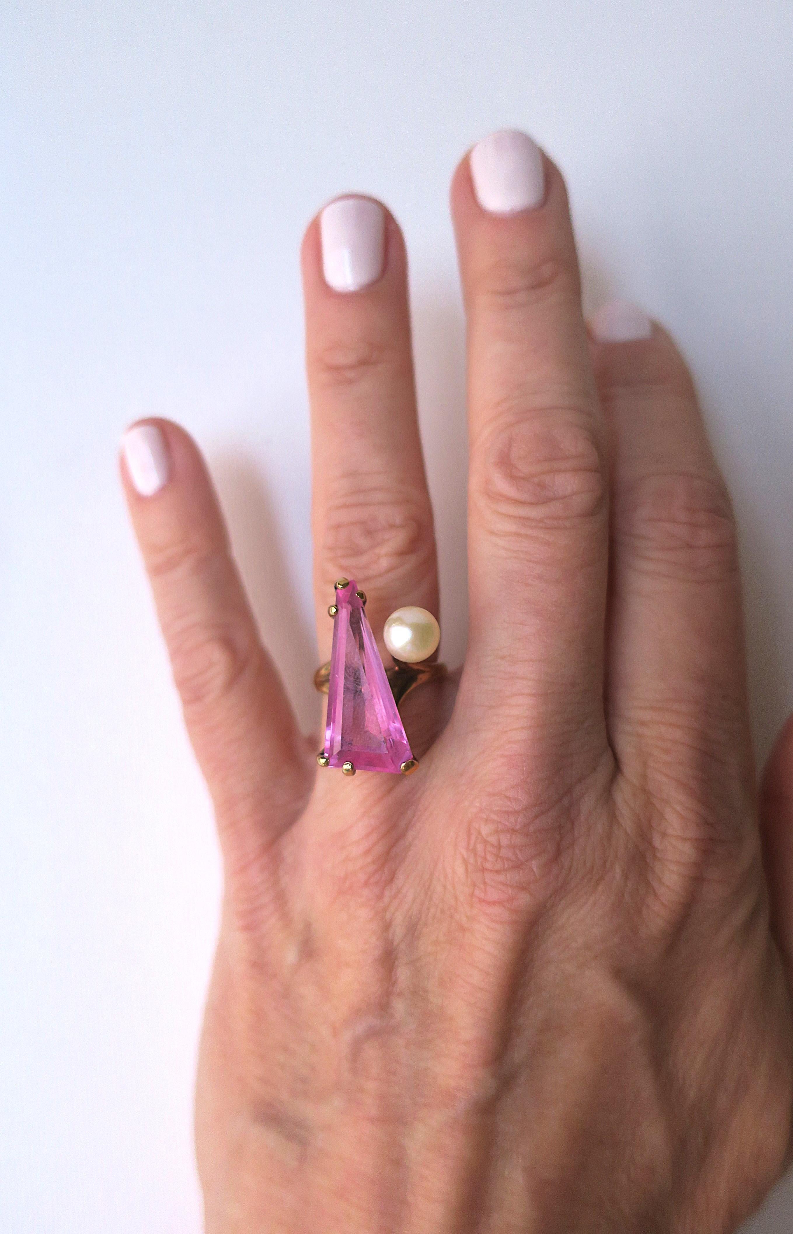 Rose Zircon Pearl Gold Cocktail Ring In Excellent Condition For Sale In New York, NY