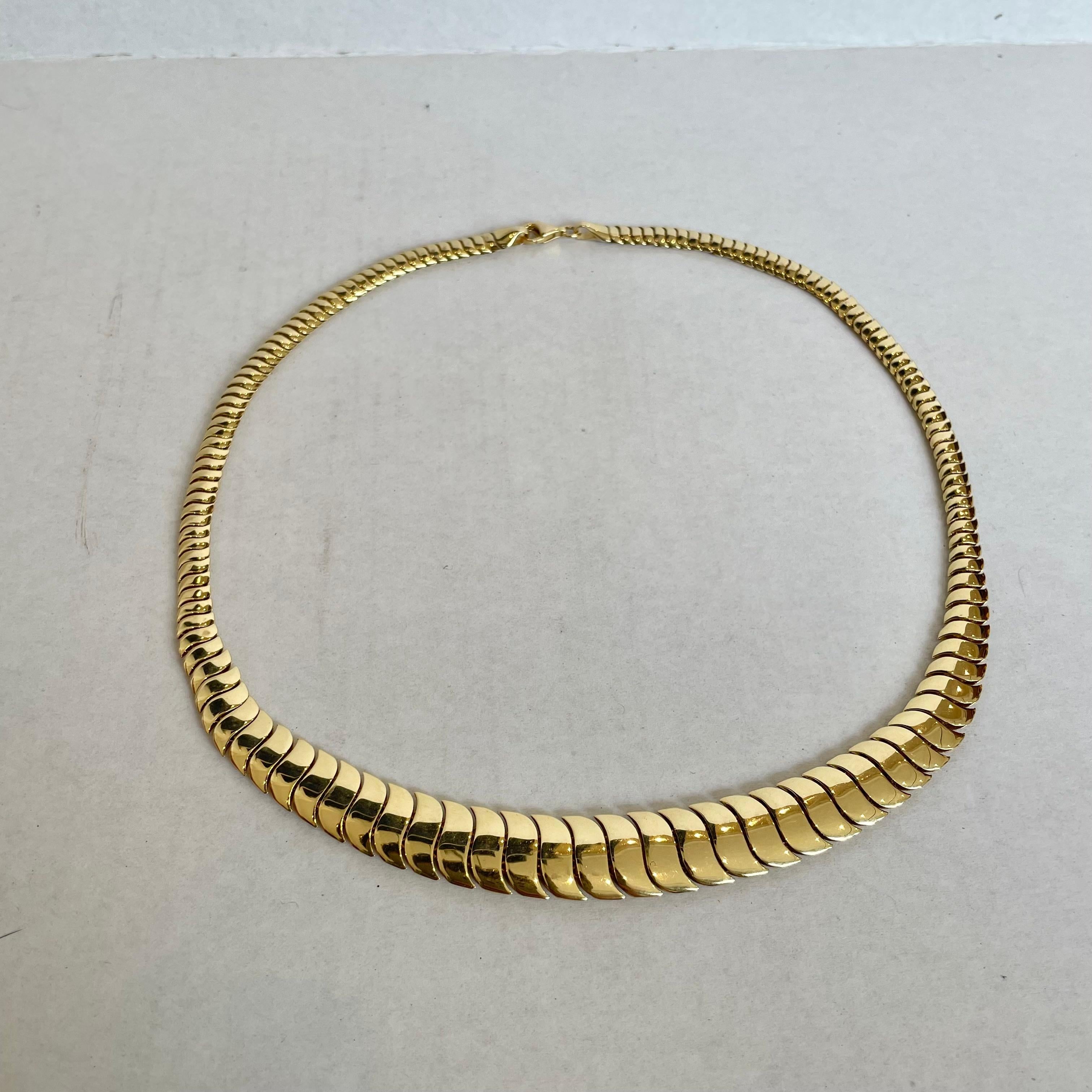 Roseark Flexible S Necklace in 18k Gold In Good Condition In Los Angeles, CA