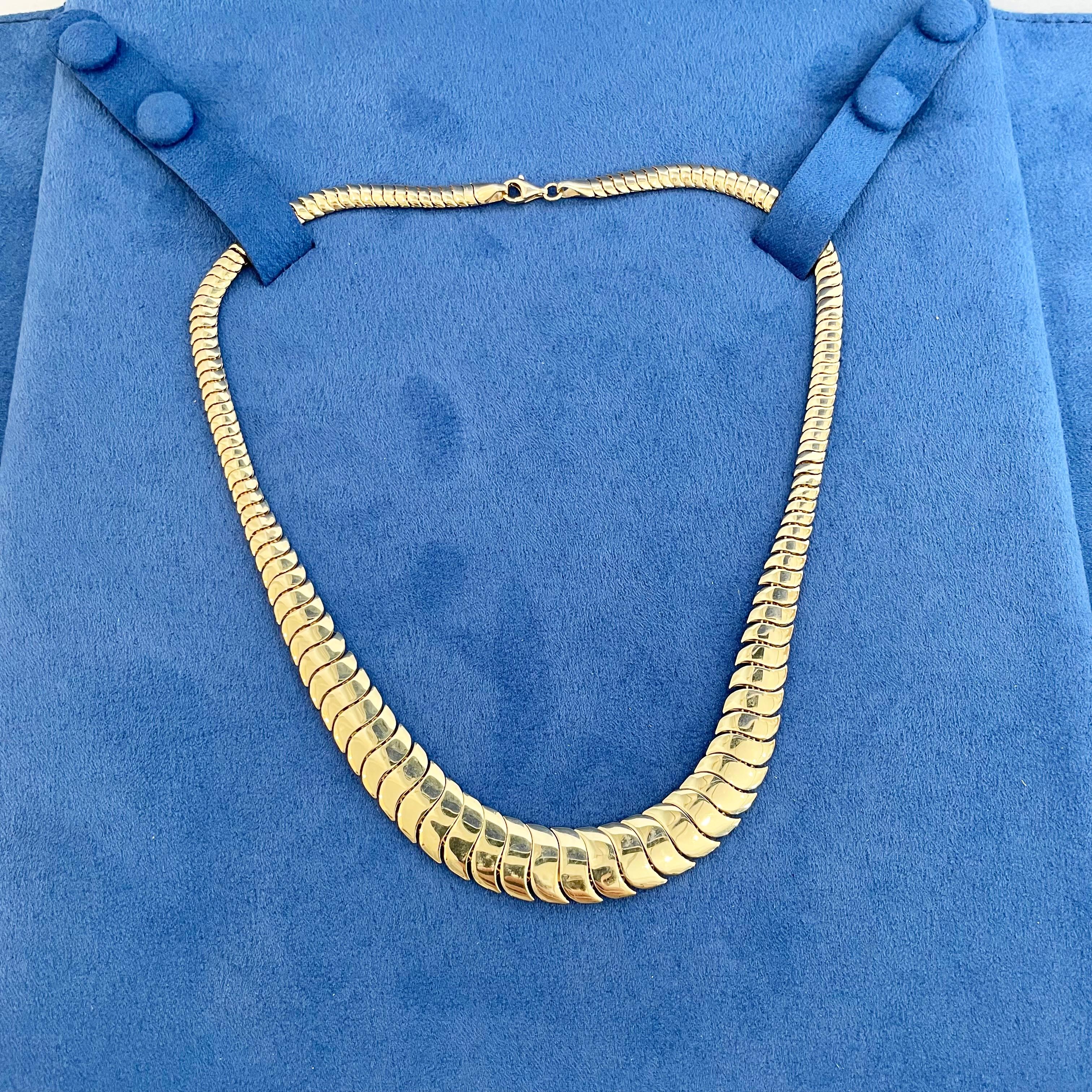 Roseark Flexible S Necklace in 18k Gold 3