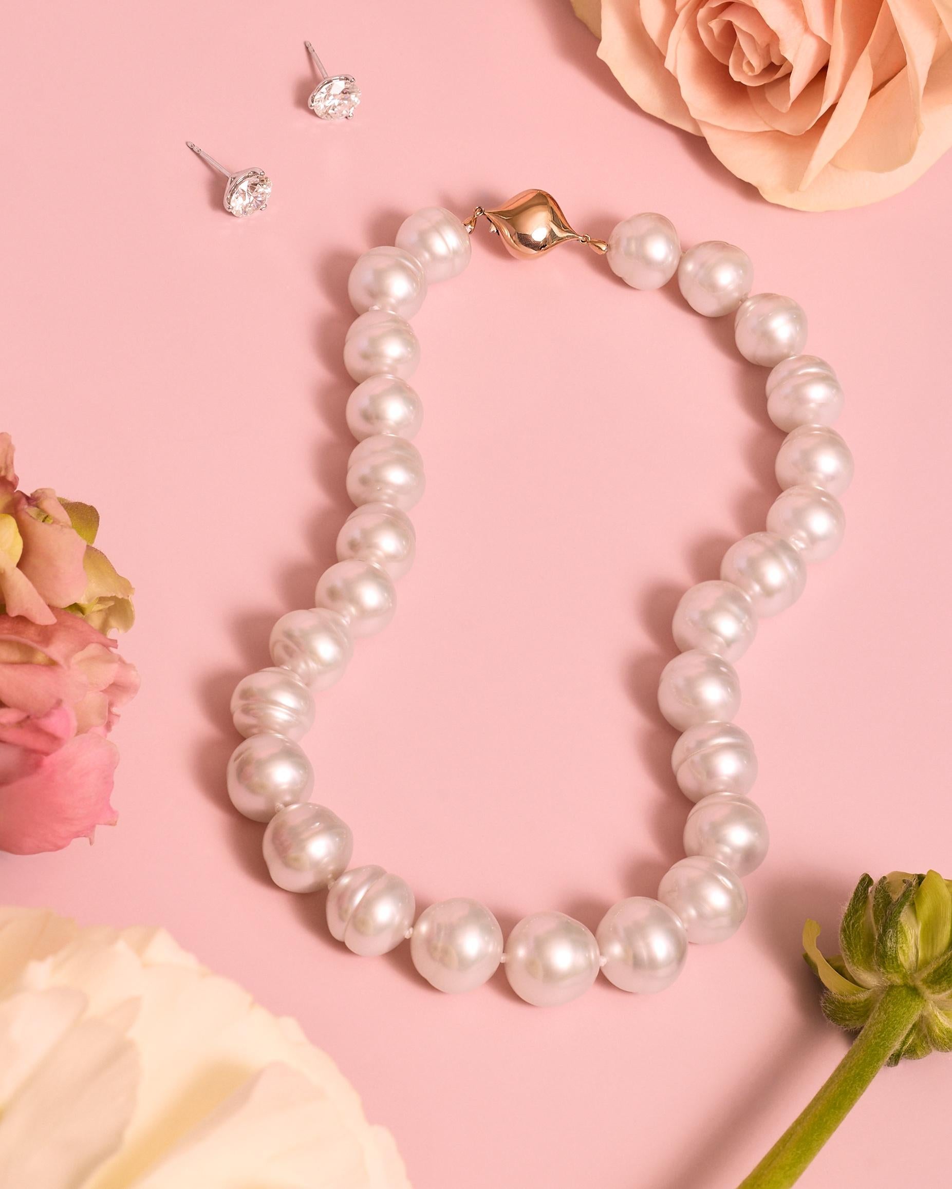 Roseate Jewelry Australian South Sea Circle Pearl Stand Unisexe en vente