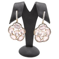 Boucles d'oreilles ROSEBUD en or rose, diamants et quartz rose