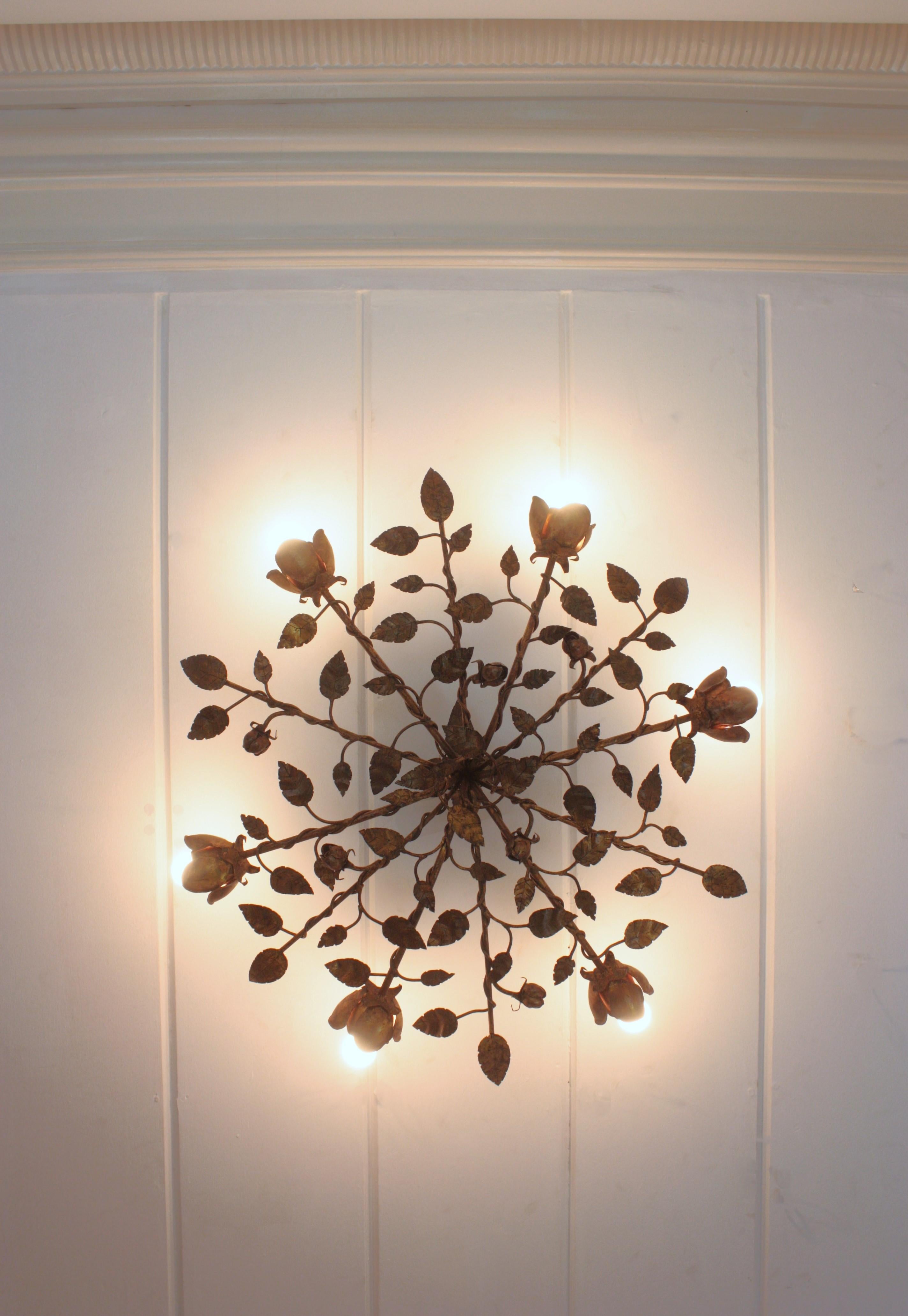 Plafoniera / lampadario in ferro dorato Rosebush Tree, Spagna, anni '50 in vendita 3