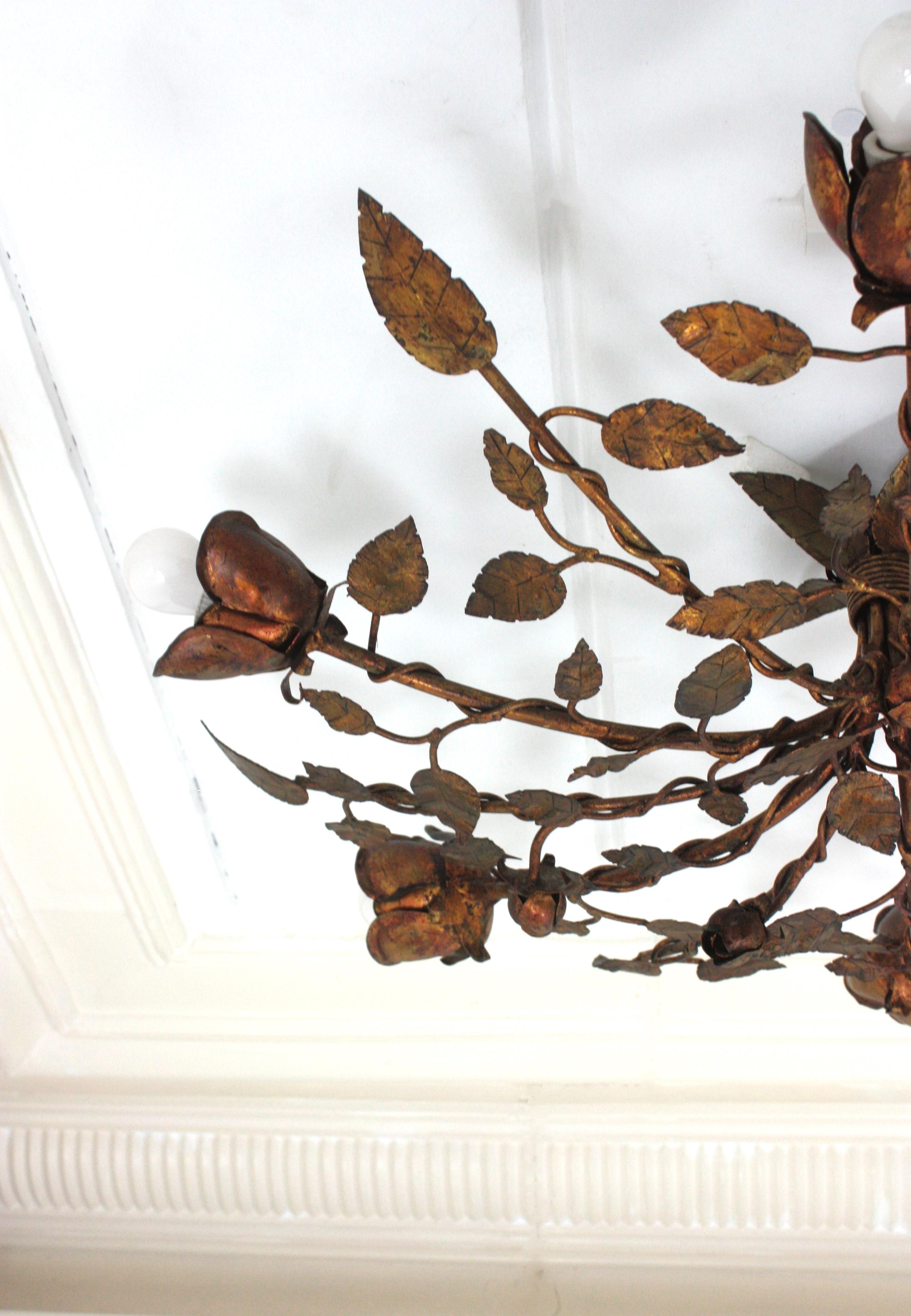 Plafoniera / lampadario in ferro dorato Rosebush Tree, Spagna, anni '50 in vendita 7