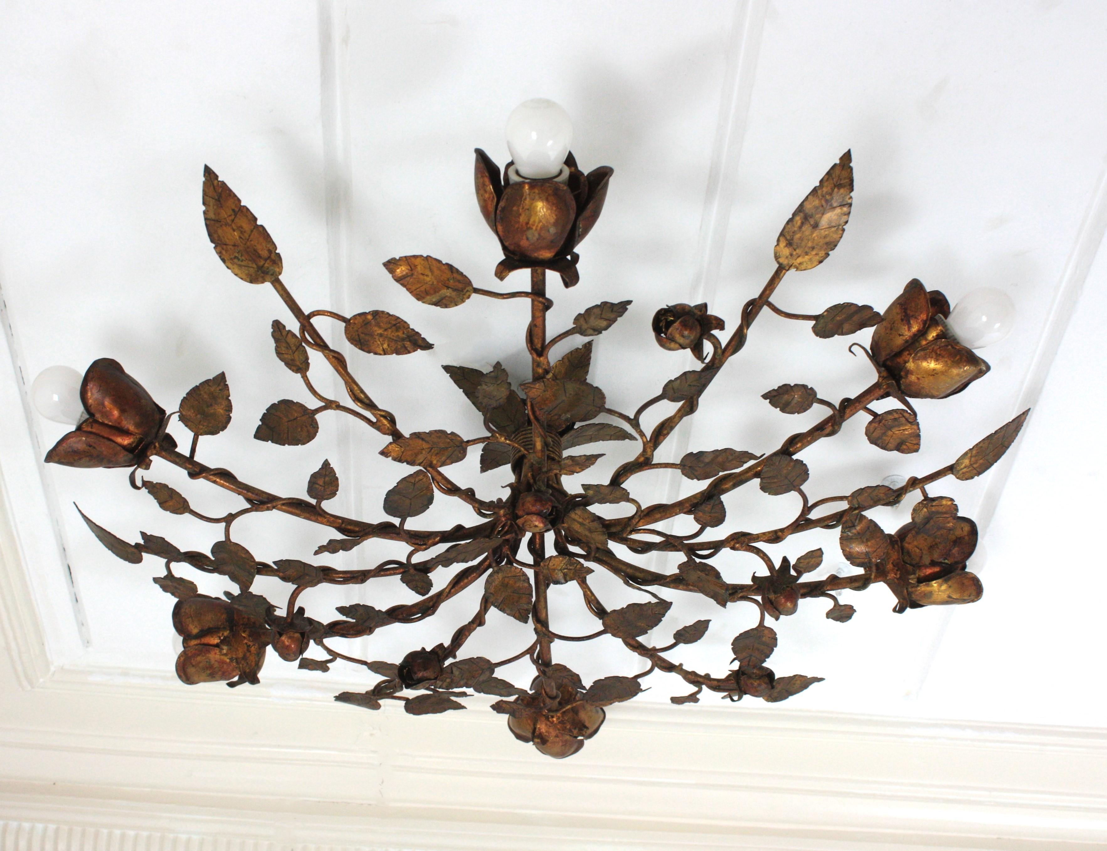 Mid-Century moderno Plafoniera / lampadario in ferro dorato Rosebush Tree, Spagna, anni '50 in vendita