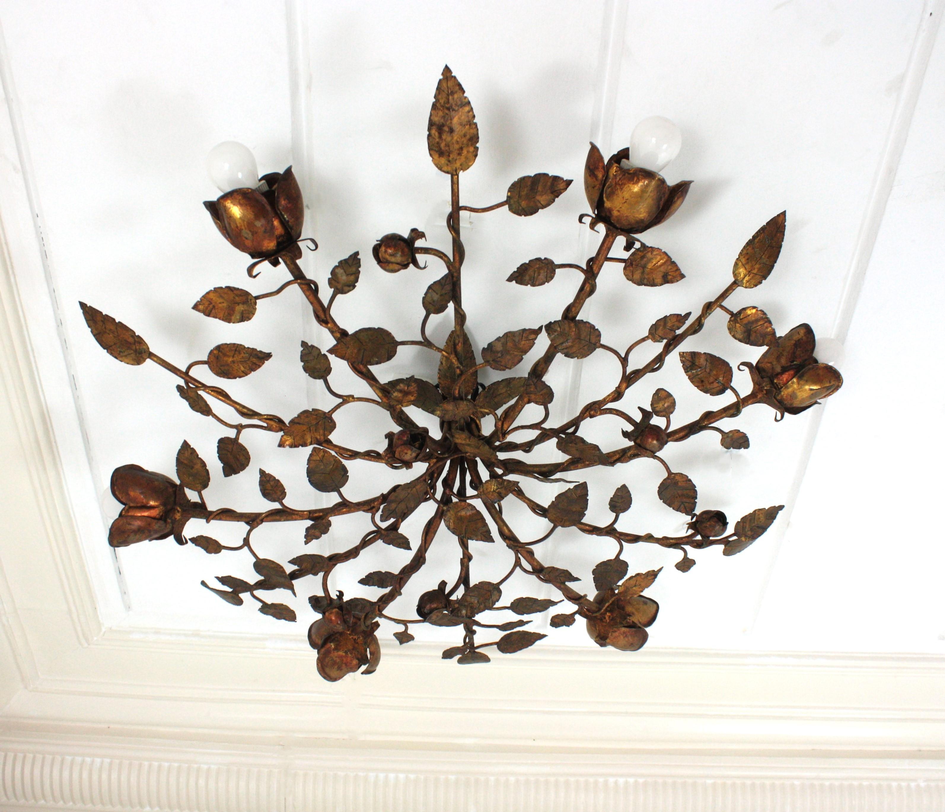 XX secolo Plafoniera / lampadario in ferro dorato Rosebush Tree, Spagna, anni '50 in vendita