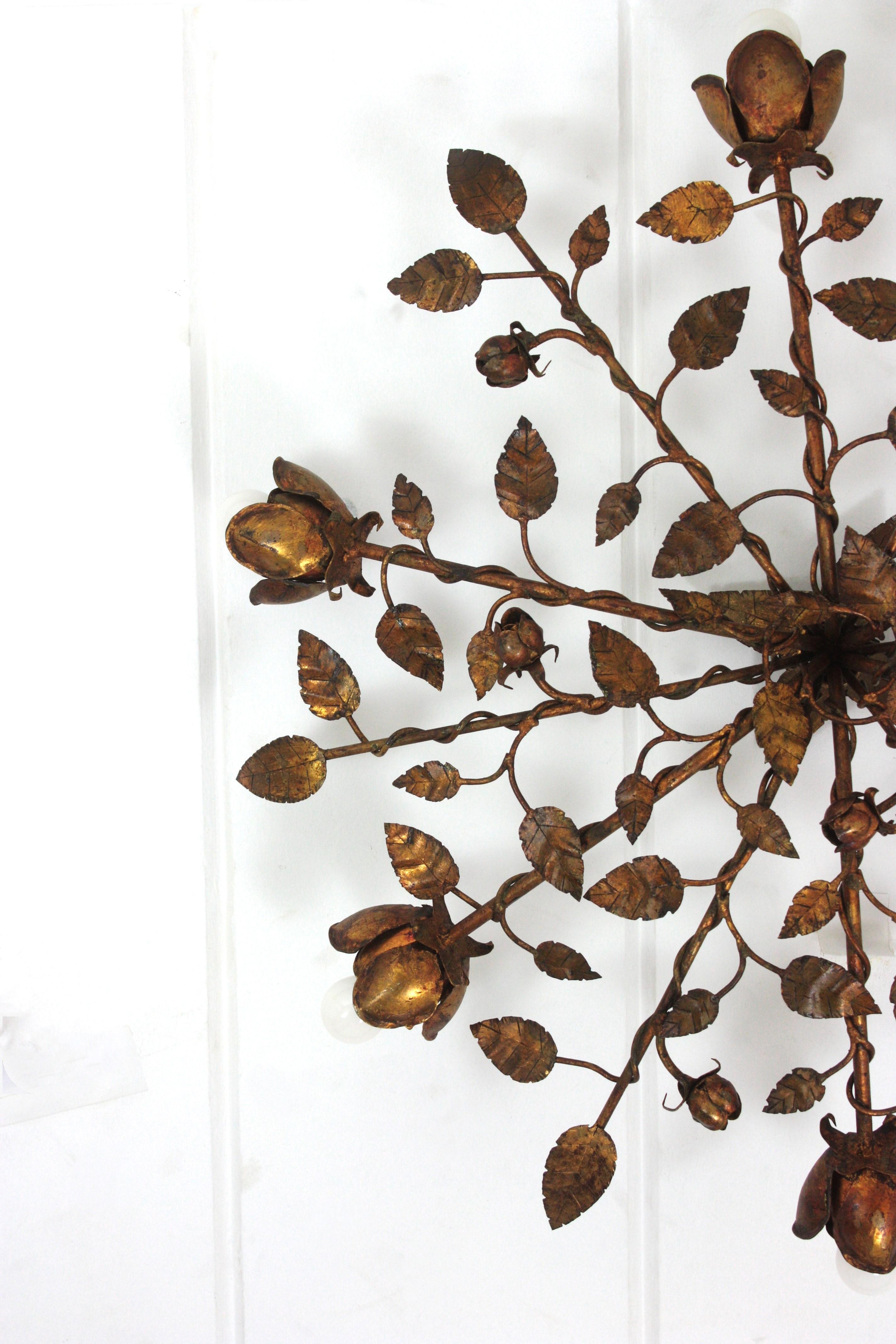 Plafoniera / lampadario in ferro dorato Rosebush Tree, Spagna, anni '50 in vendita 1