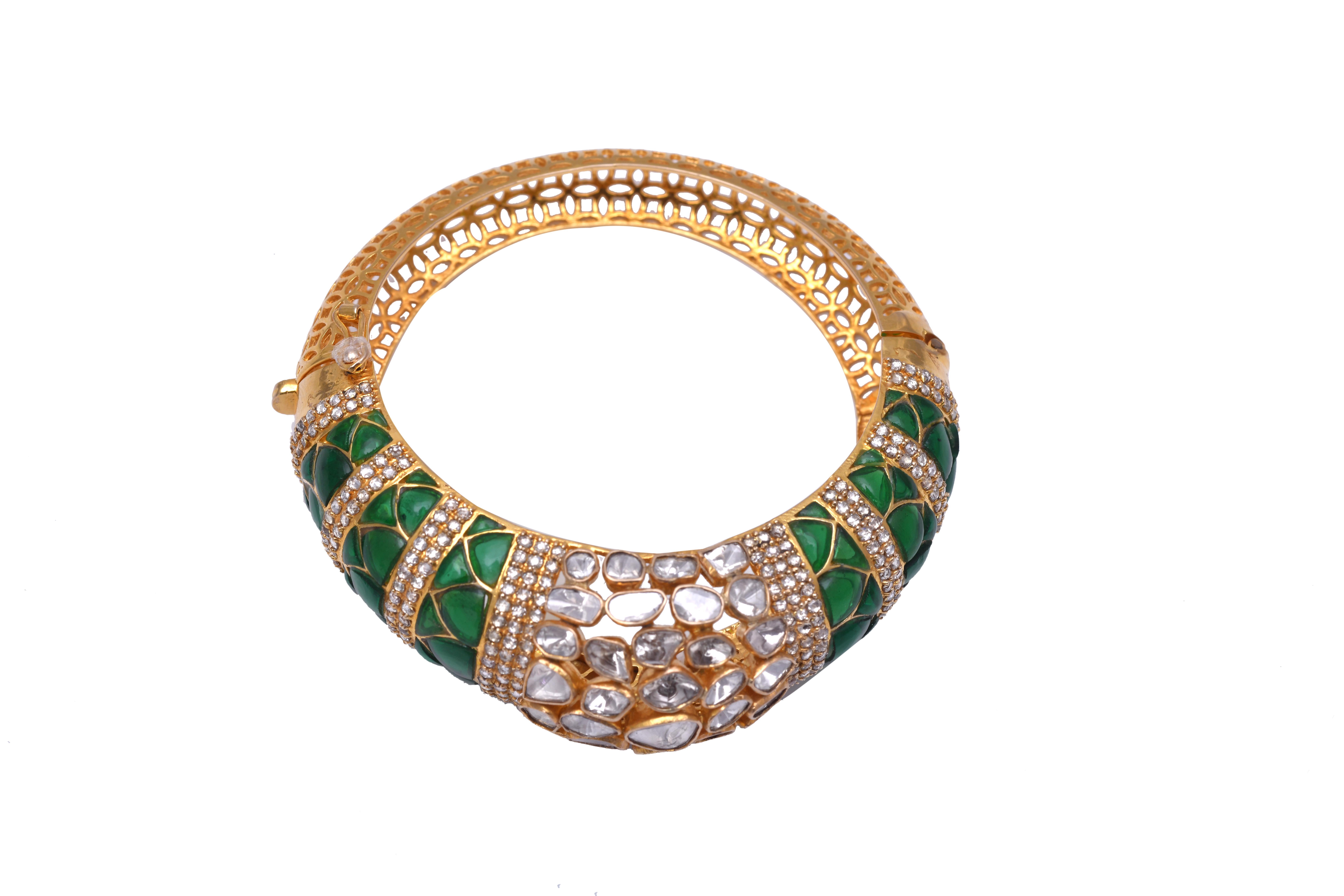 14k gold 5.30cts Rosecut & 4.47cts Polki & semi 13.85cts Bracelet In New Condition For Sale In jaipur, IN