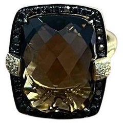 Rosecut Cuarzo ahumado marrón Diamantes negros Engastados Anillo de Oro de 14K