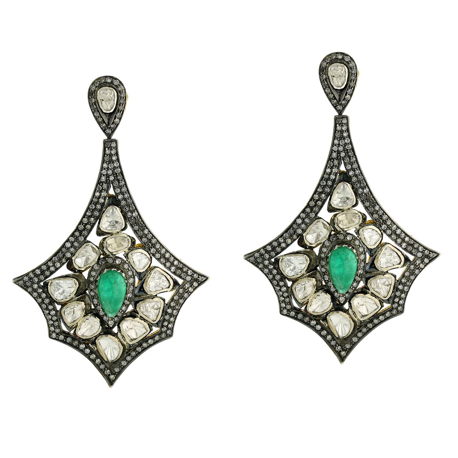 Taglio smeraldo Orecchino in oro e argento con diamante Rosecut e smeraldo in vendita