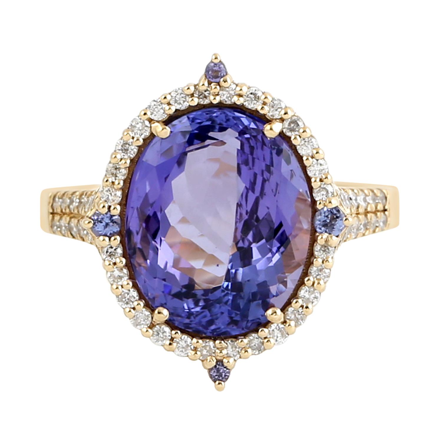 Women's Rosecut Oval Shaped Tanzanite Ring With Diamonds Made In 18k Yellow Gold For Sale