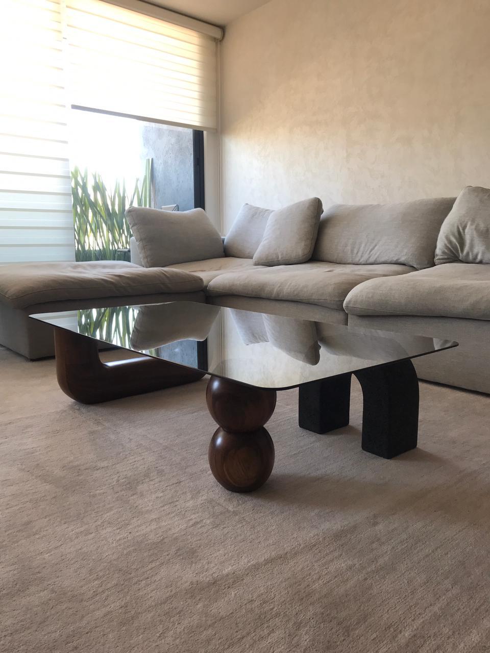 Rosedal Lava Stone Coffee Table by Comité de Proyectos In New Condition For Sale In Geneve, CH