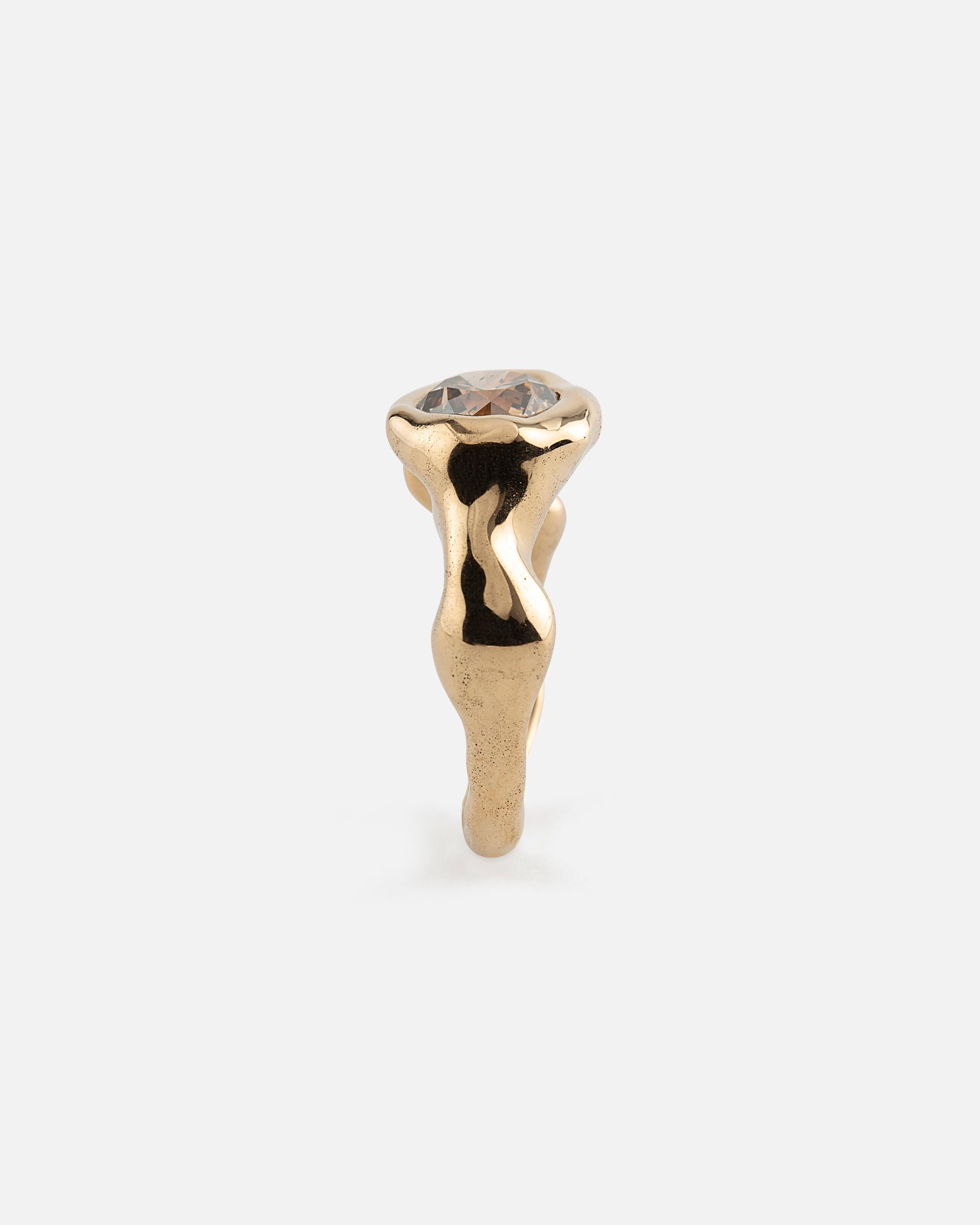 Contemporary Rosegold Ring with 3 Carat Brown Diamond For Sale