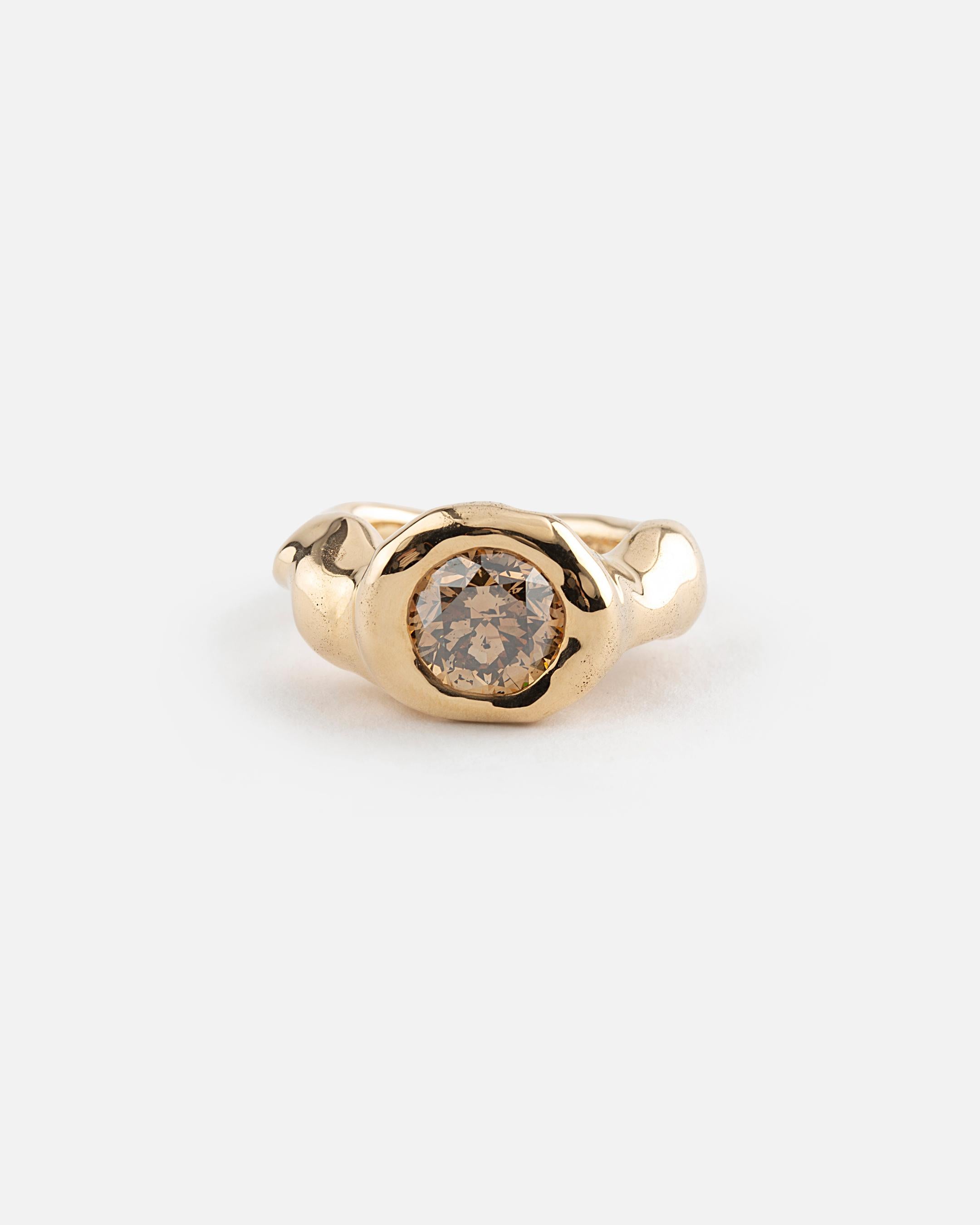 Brilliant Cut Rosegold Ring with 3 Carat Brown Diamond For Sale