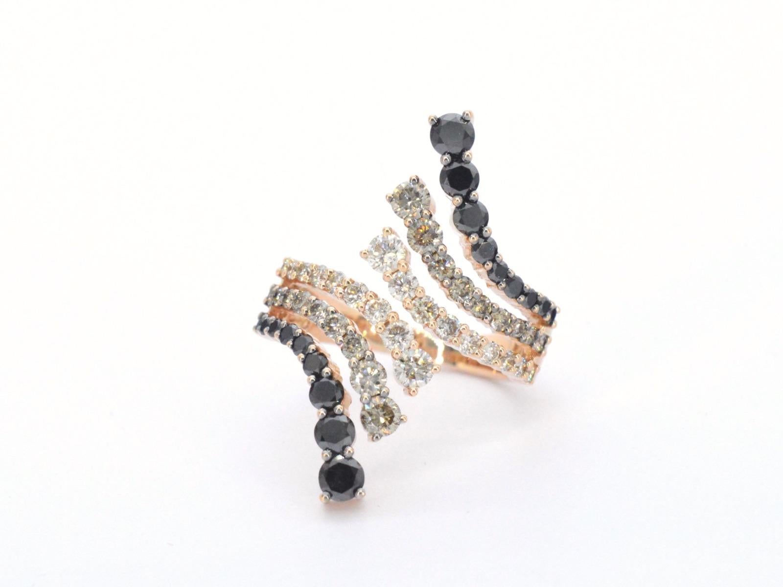Rosegolden ring with champagne and black colour diamonds For Sale 1