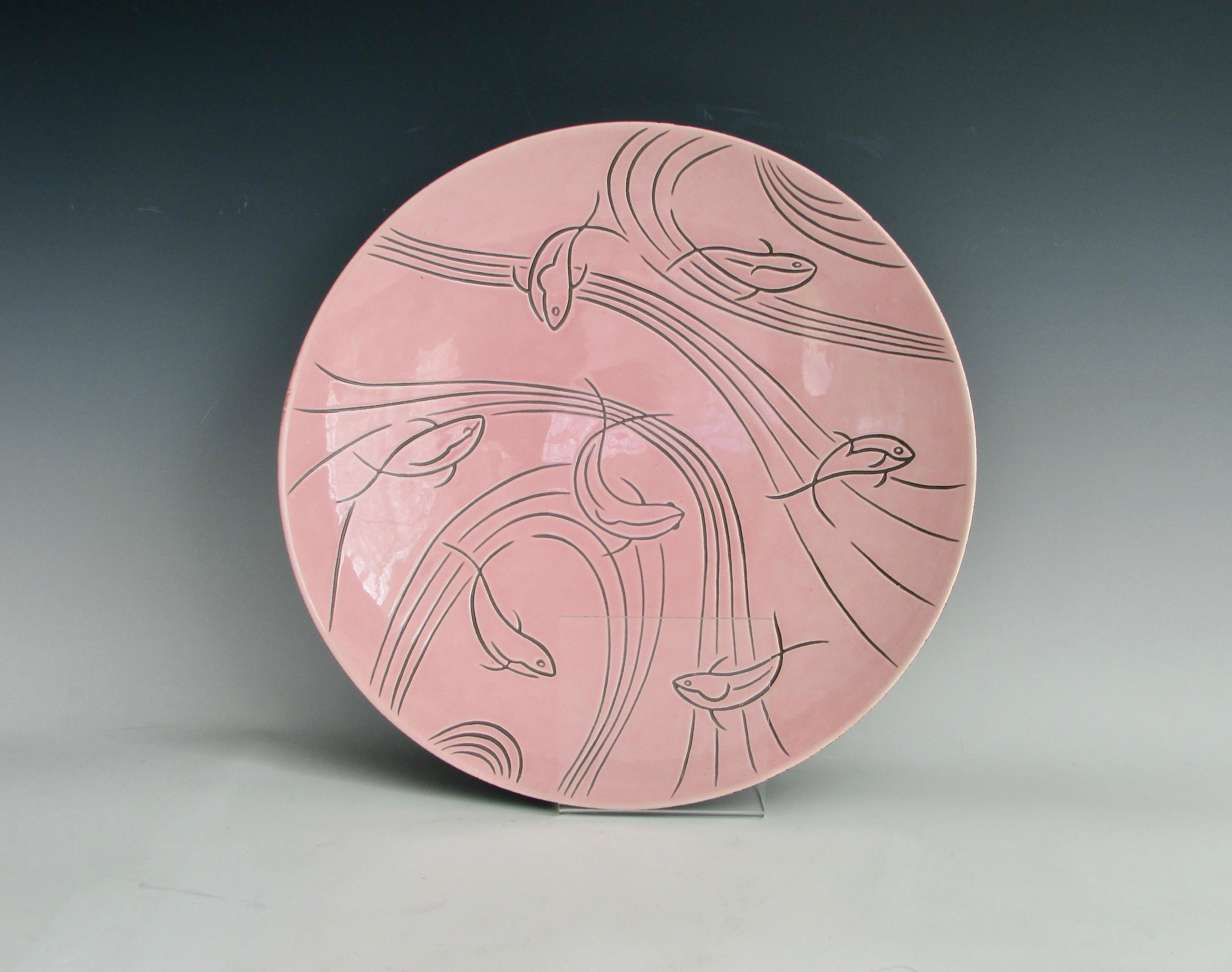 20th Century Roselane Pottery of Pasadena Pink Salad Bowl with Incised Modernist Fish Design For Sale