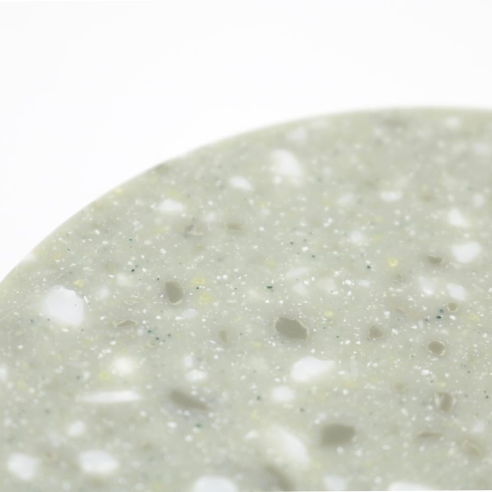 Gravé Base en corian Rosemary, petite, chargeur sans fil 15W en vente