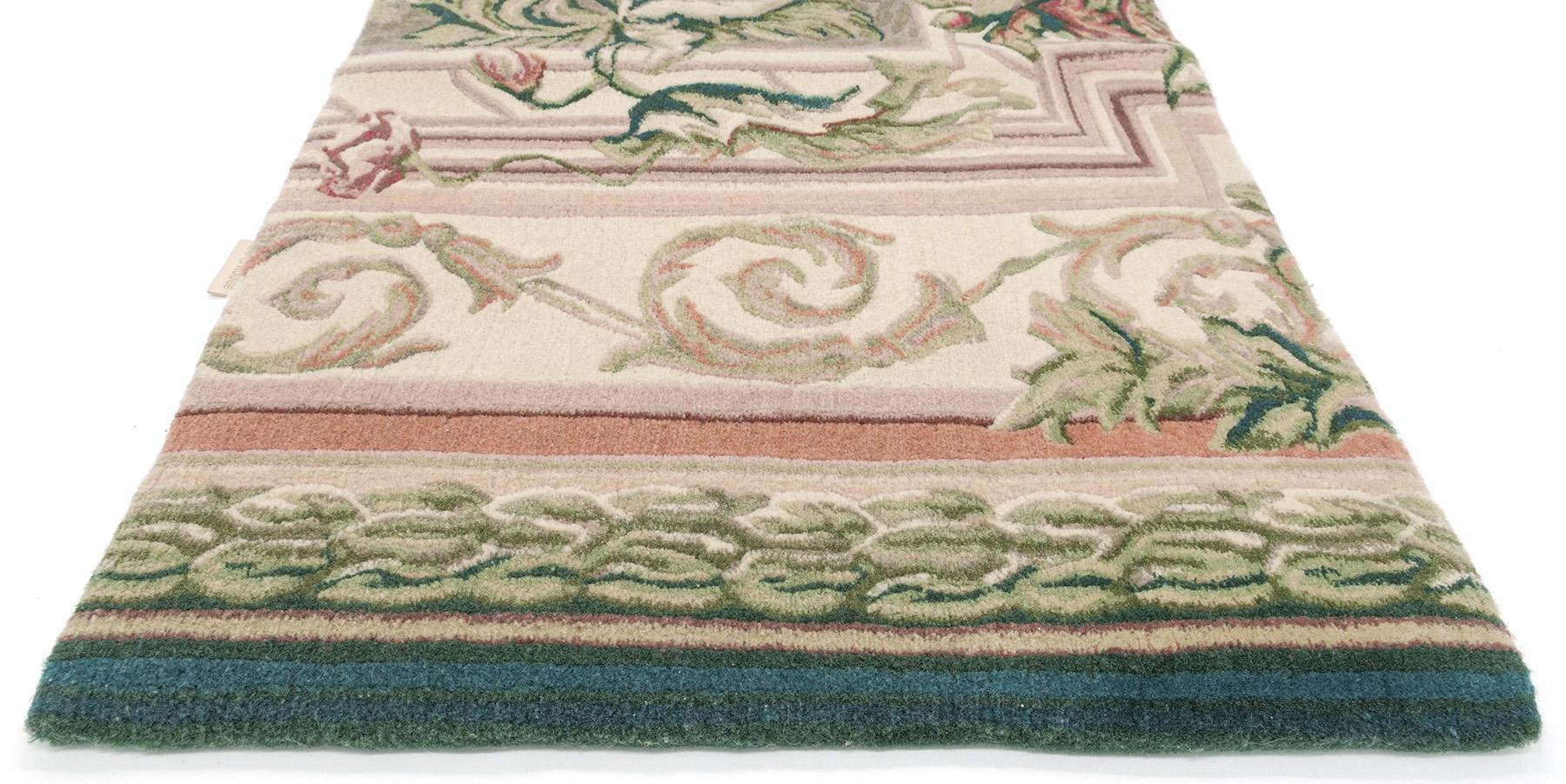 Floral roses pattern Modern Classics Rug beige green - Rosemont  In New Condition For Sale In Seattle, WA