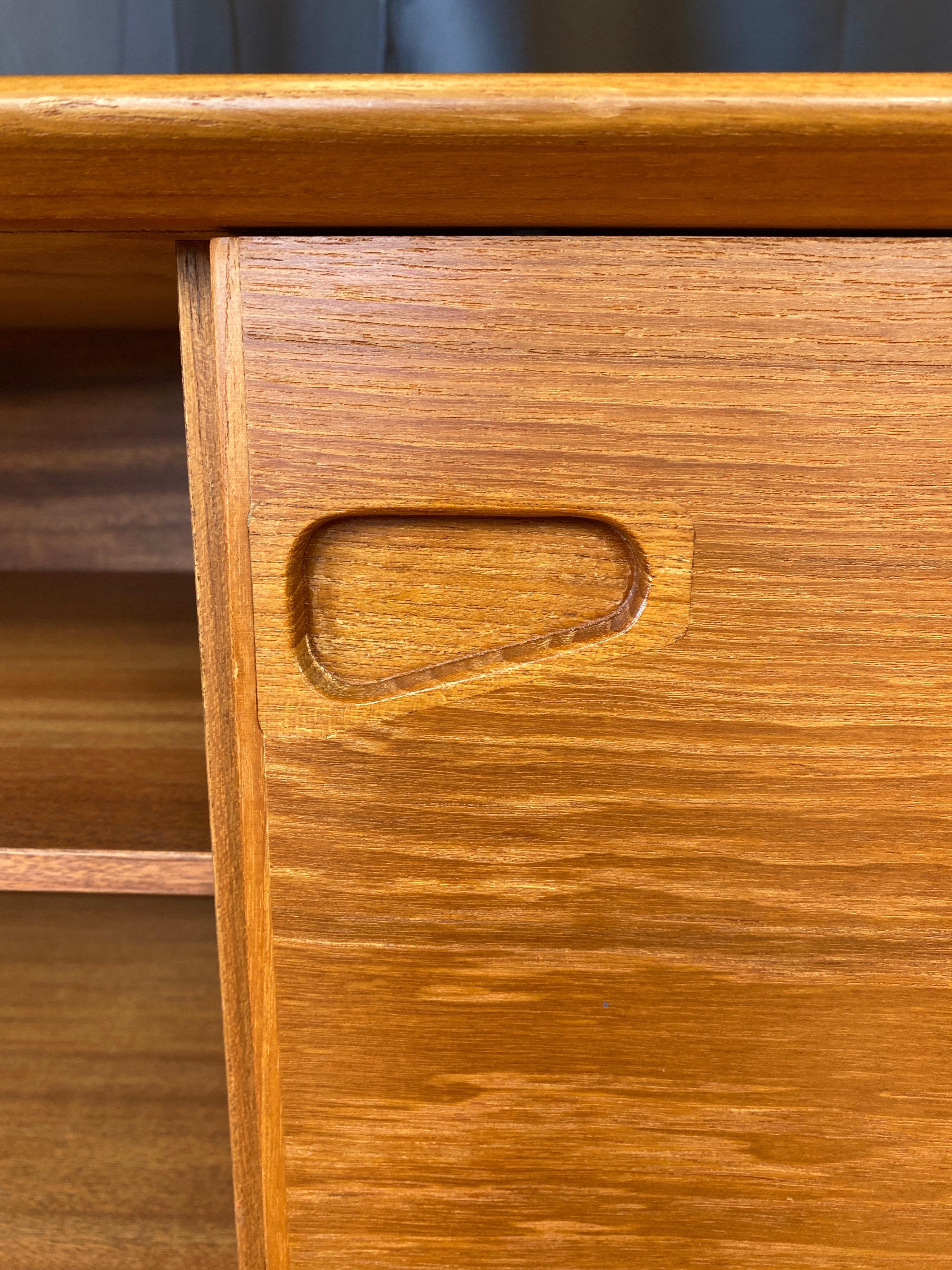 Rosengren Hansen for Dyrlund Danish Modern Teak Sideboard and Hutch, 1960s  a 7