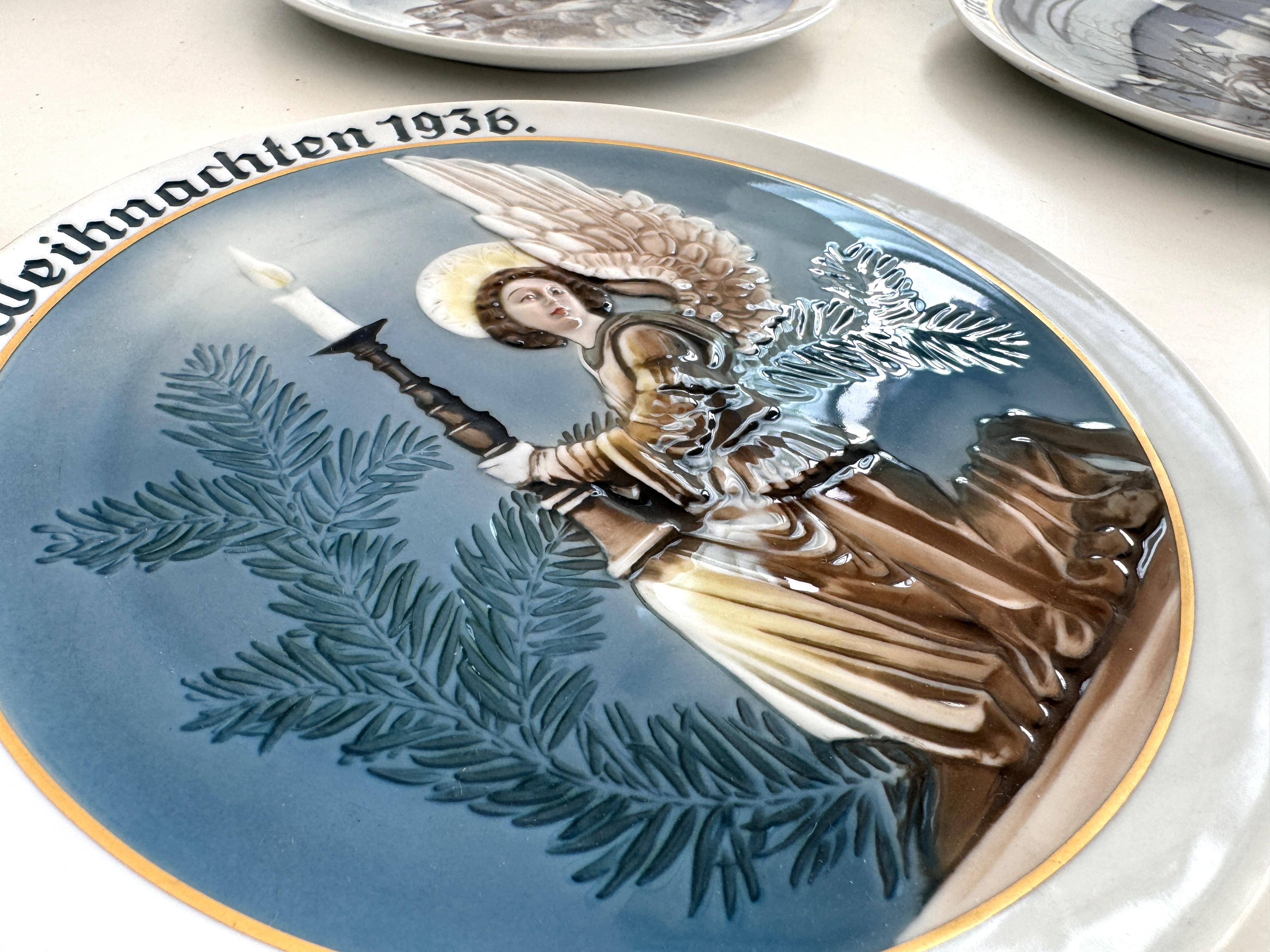 Rosenthal 11 Antique Christmas Wall Ceramic Plates Collection, 1932-1943 (Romantik) im Angebot