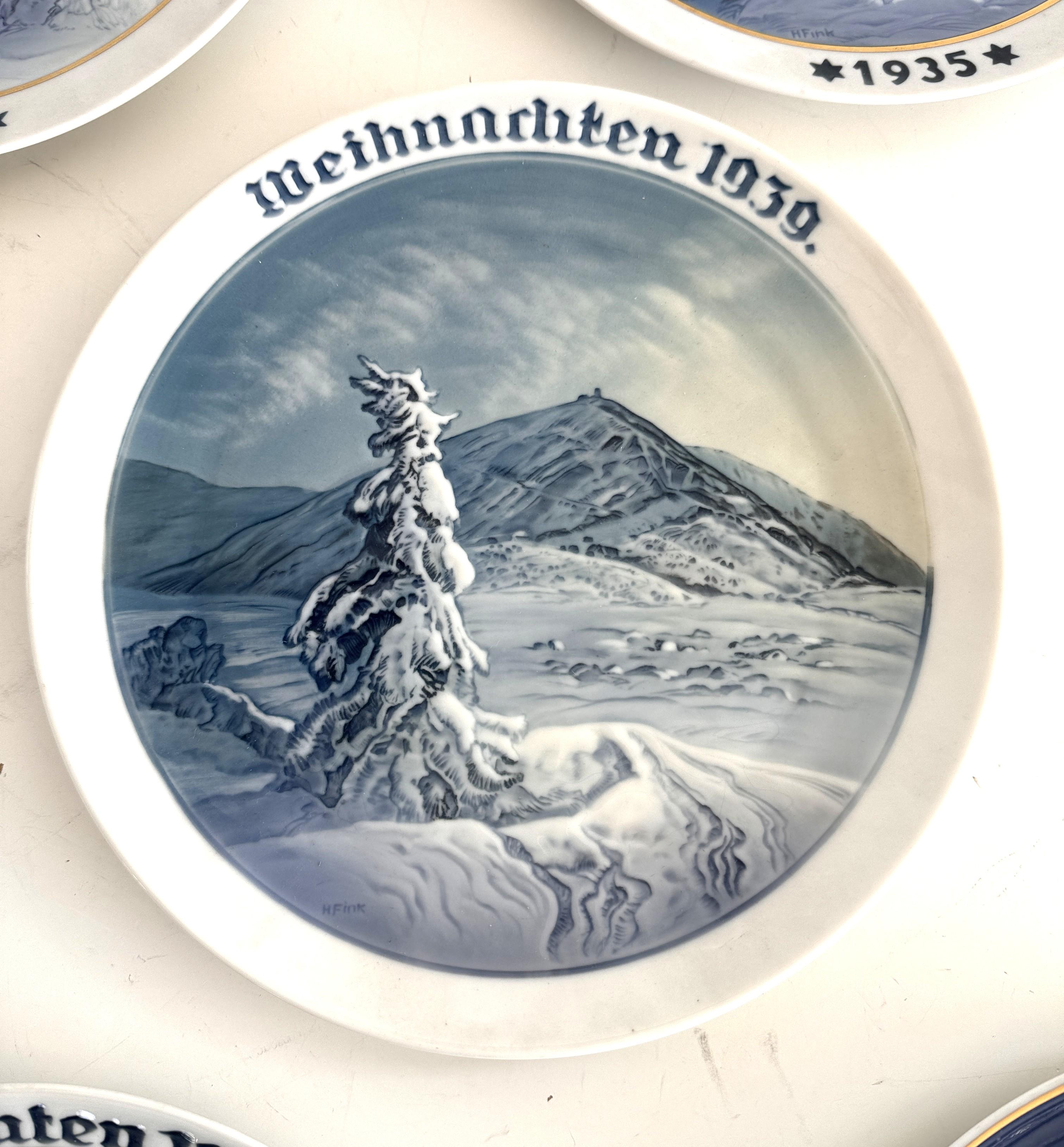 Rosenthal 11 Antique Christmas Wall Ceramic Plates Collection, 1932-1943 (Porzellan) im Angebot