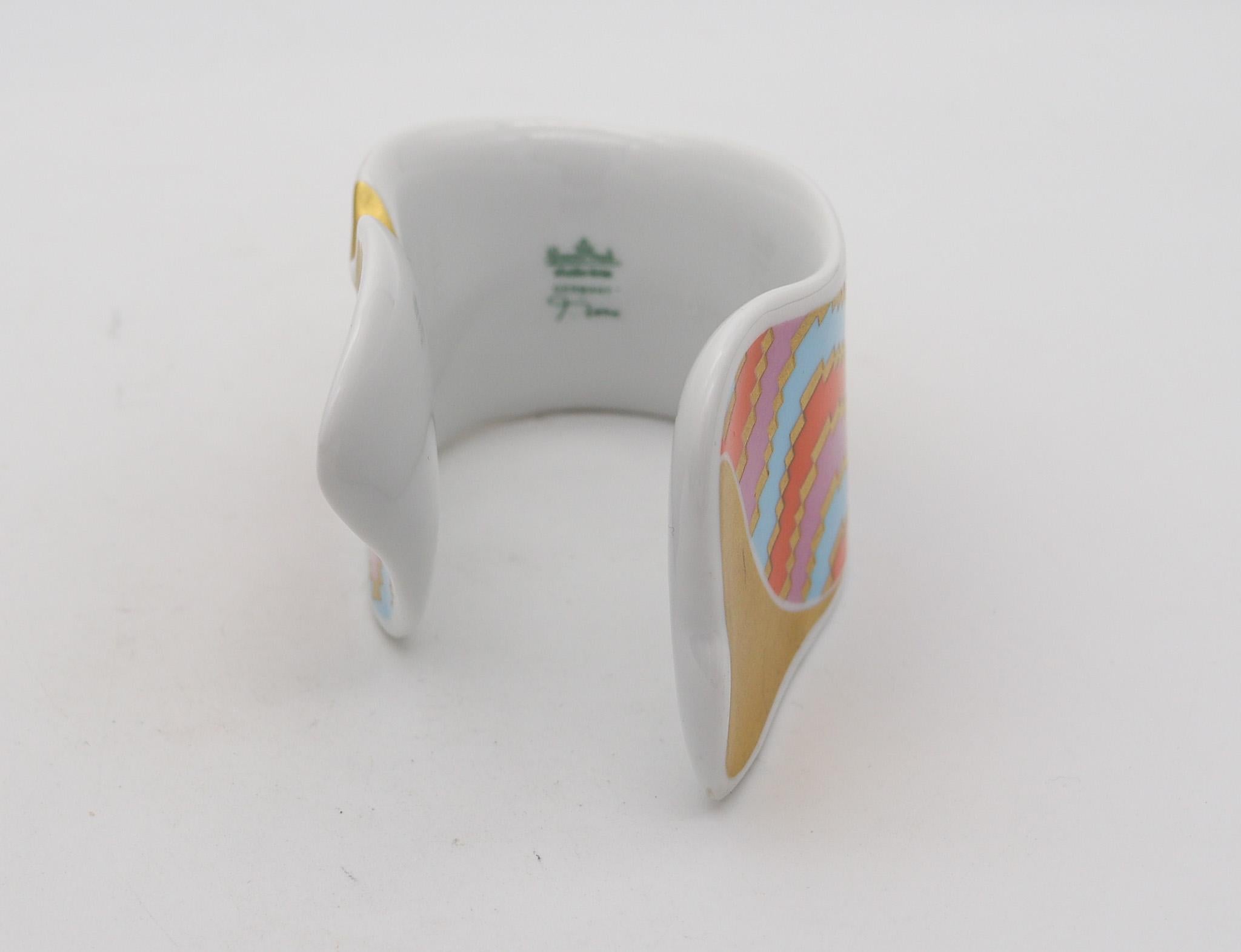 Rosenthal 1970 Johan Gerard van Loon Studio Line Cuff-Arm Bracelet In Porcelain In Excellent Condition For Sale In Miami, FL
