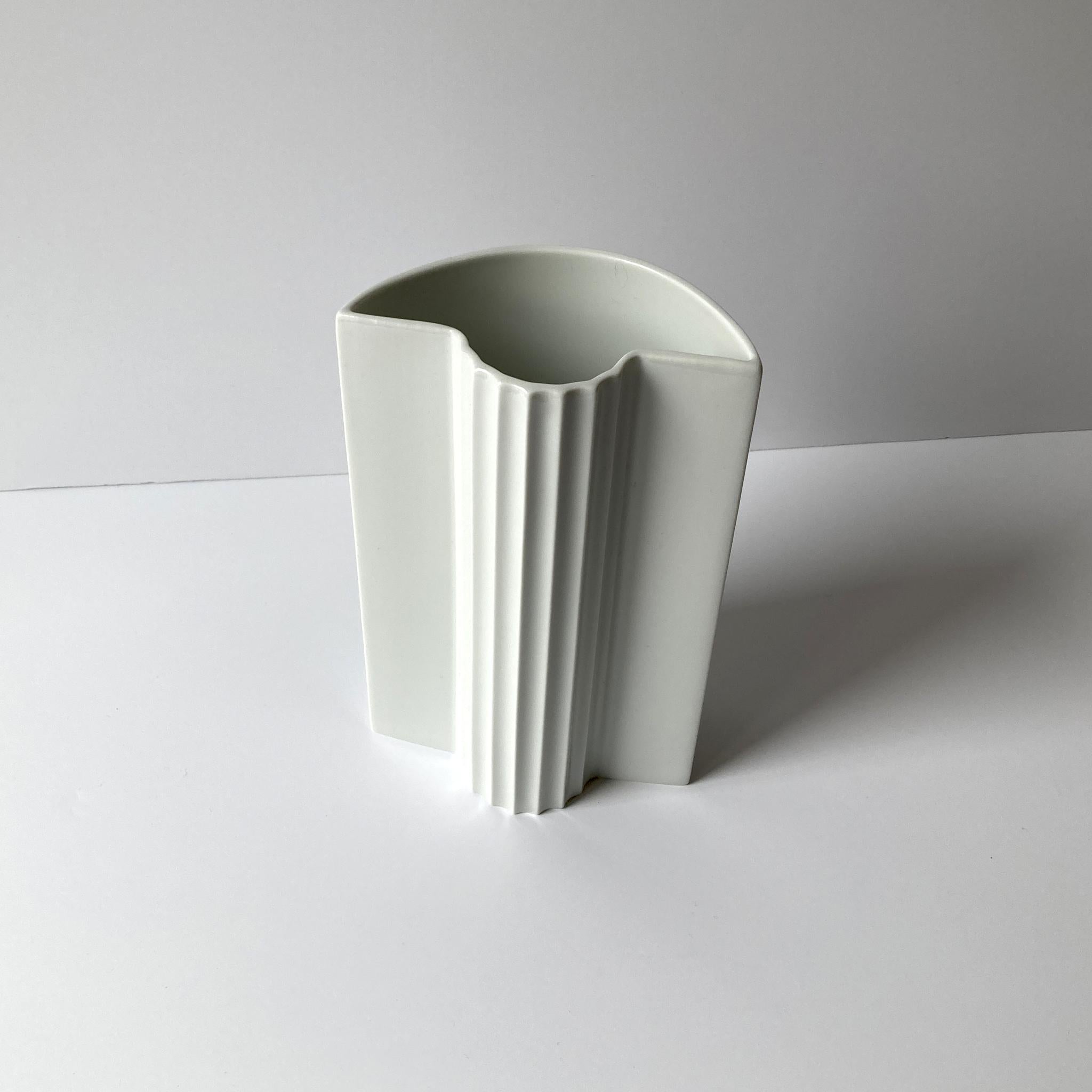 Rosenthal and Thomas Keramik White Porcelain Vases, Pair of Two For Sale 6