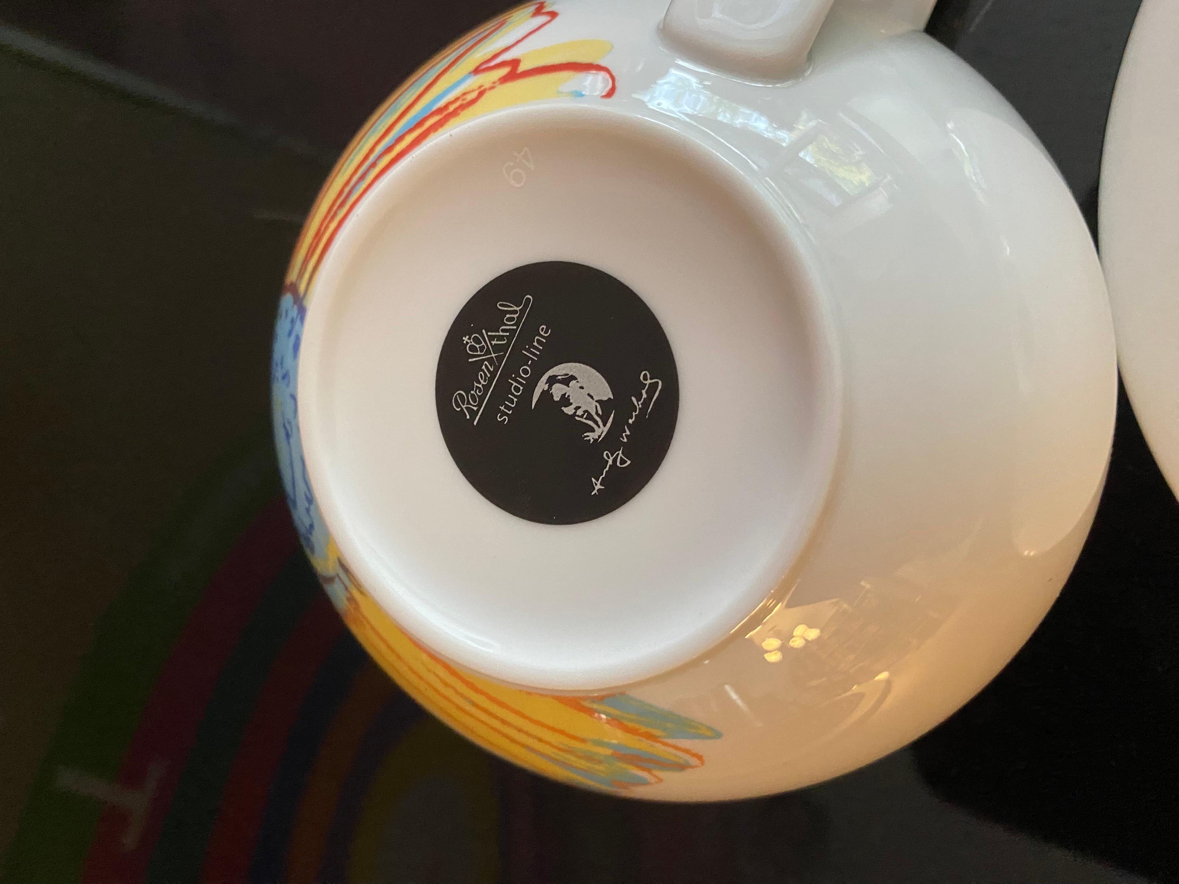 Rosenthal Andy Warhol 'Daisy'' XL Becher und  Untertasse (Ende des 20. Jahrhunderts) im Angebot