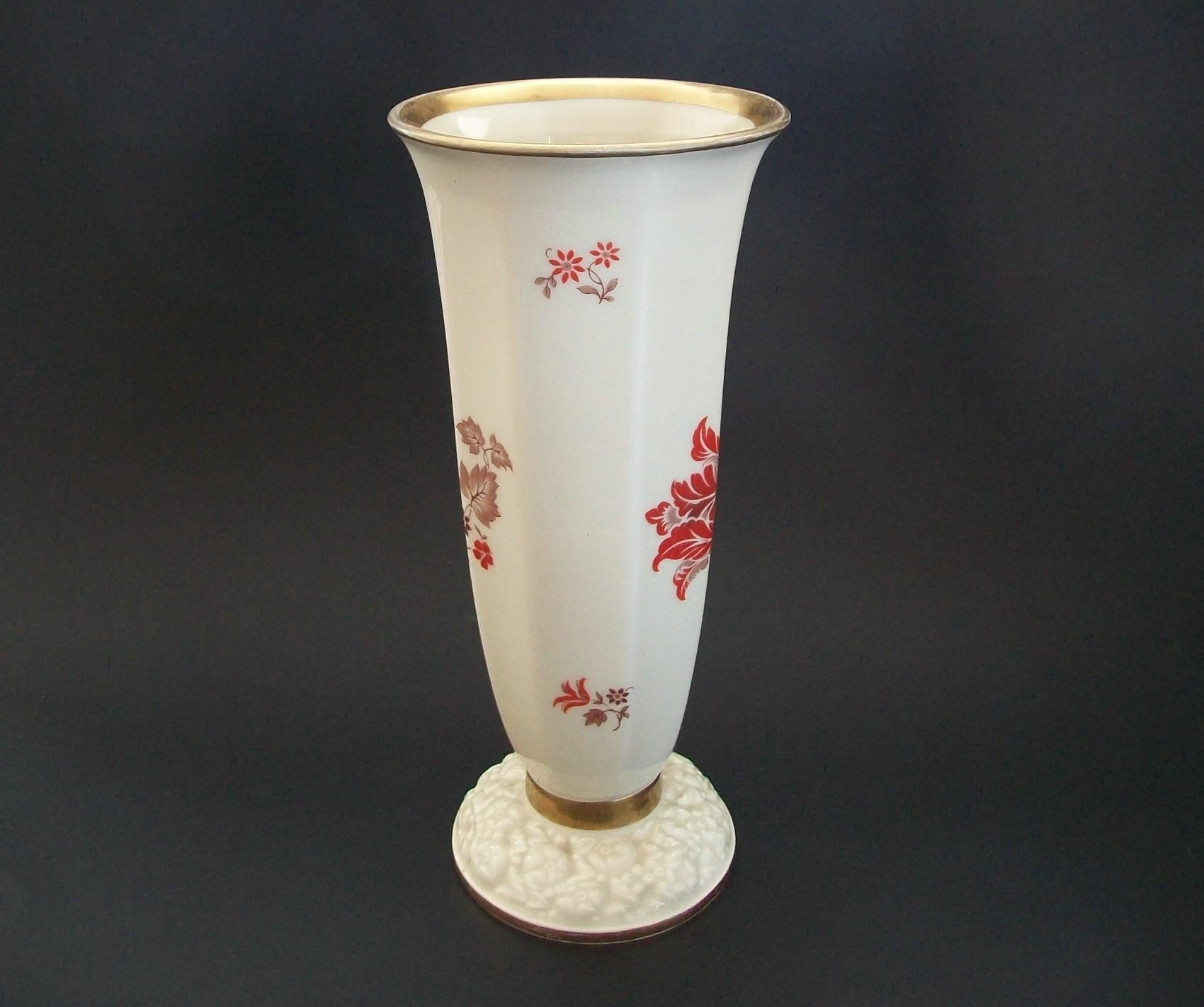 ROSENTHAL - Vase trompette en porcelaine Art Déco avec fleurs et dorure - vers 1933 en vente 3