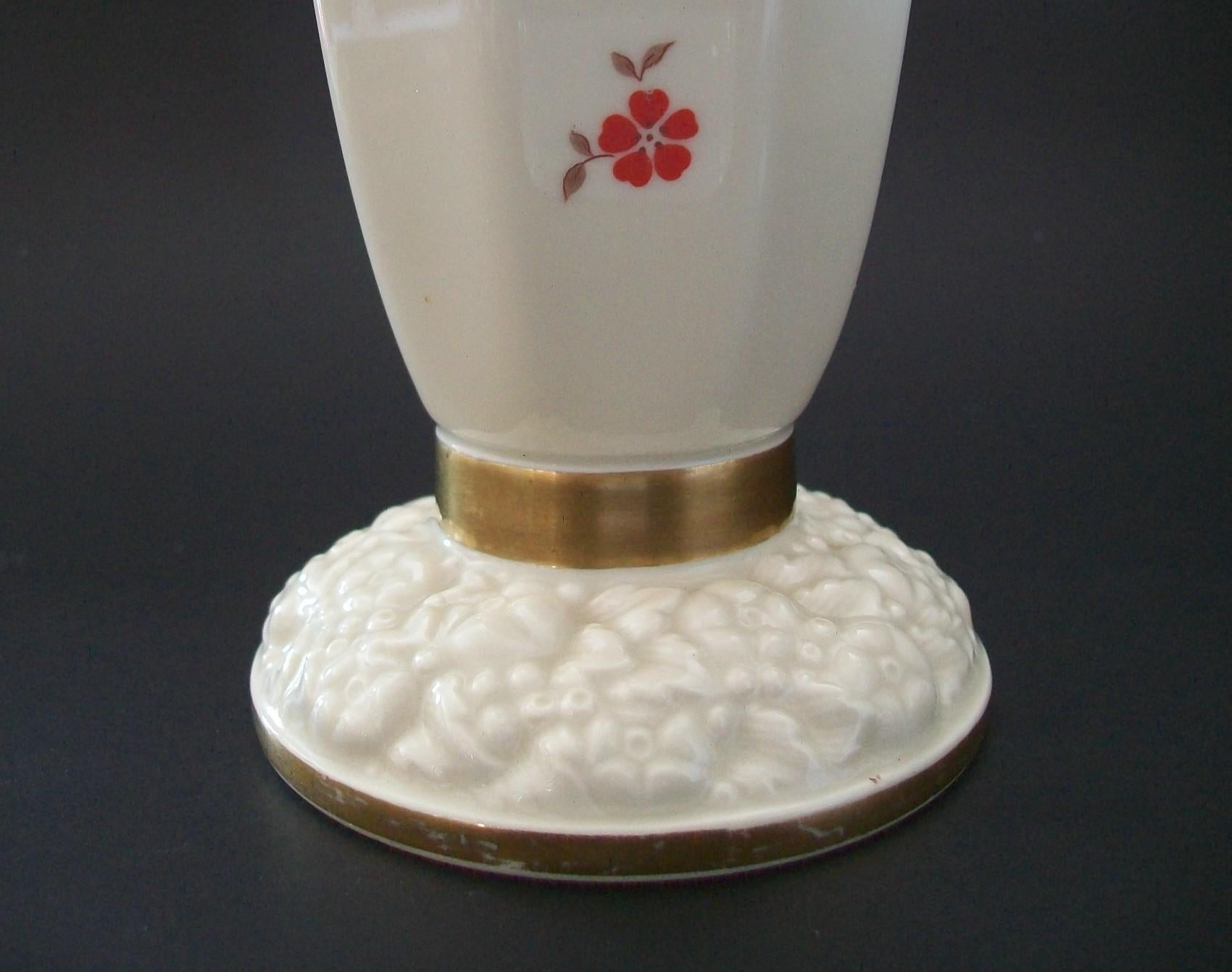 ROSENTHAL - Vase trompette en porcelaine Art Déco avec fleurs et dorure - vers 1933 en vente 4