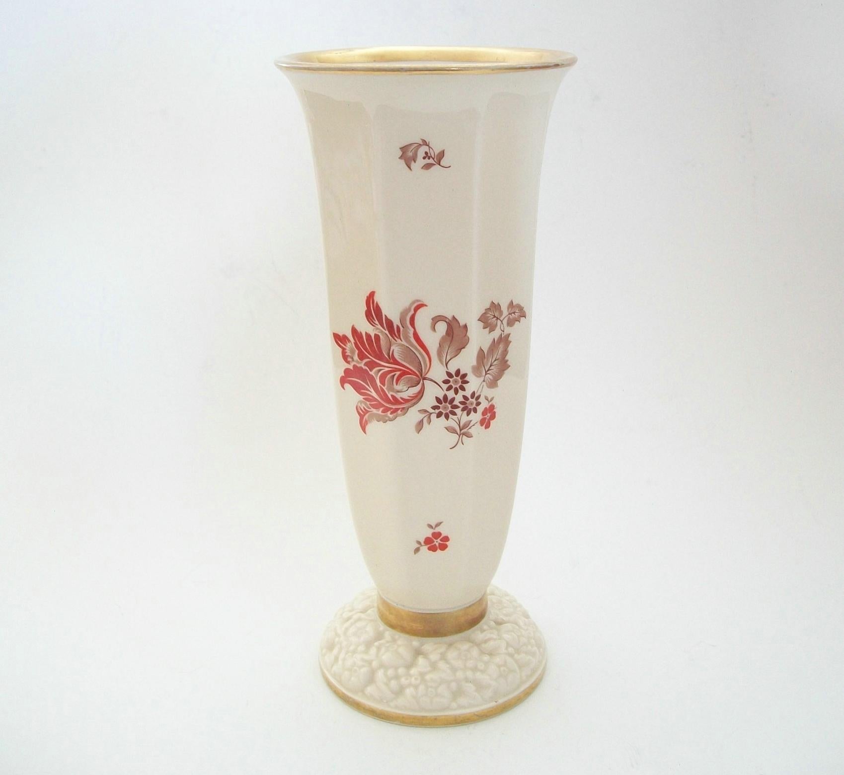 German Rosenthal, Art Deco Porcelain Trumpet Vase with Flowers & Gilding, circa 1933 For Sale