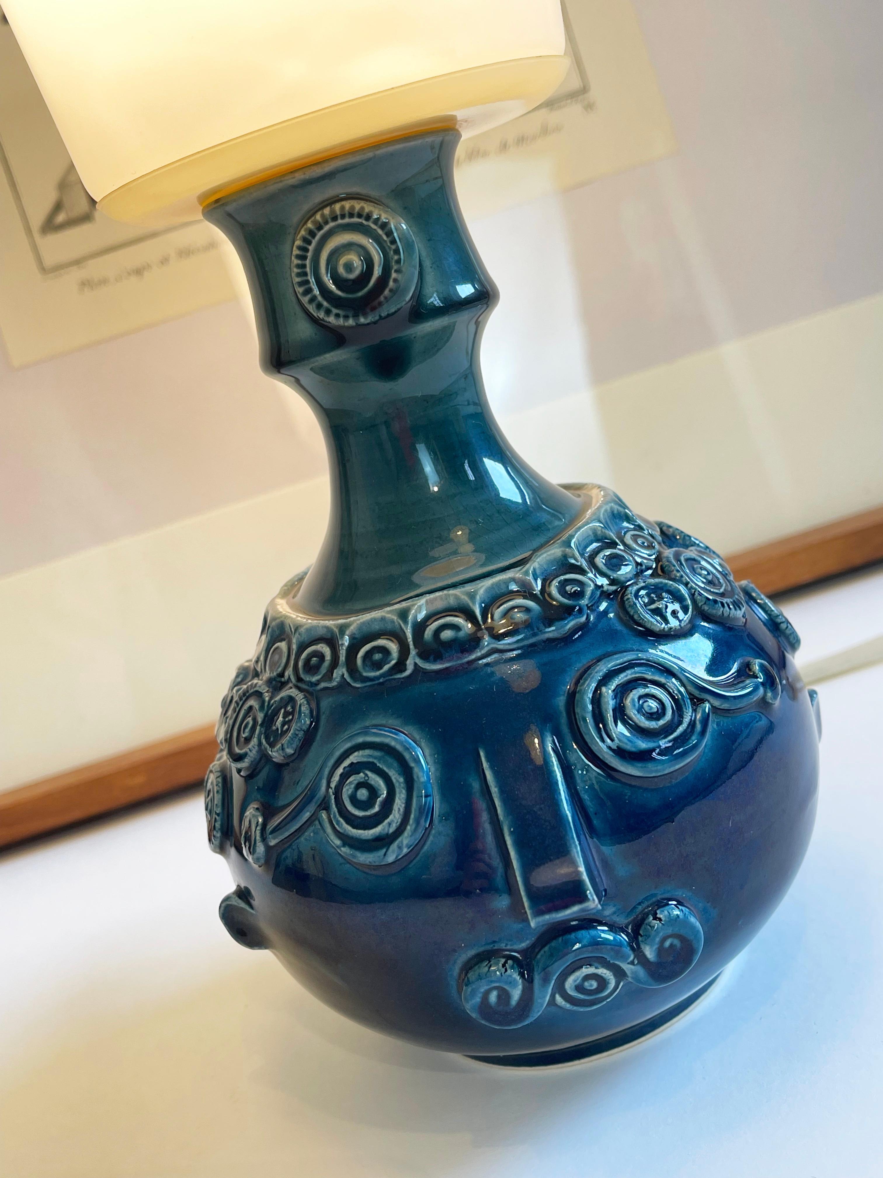 Rosenthal Tischlampe aus blauer Keramik von Bjørn Wiinblad Studio Line, 1960er Jahre (Kunststoff) im Angebot