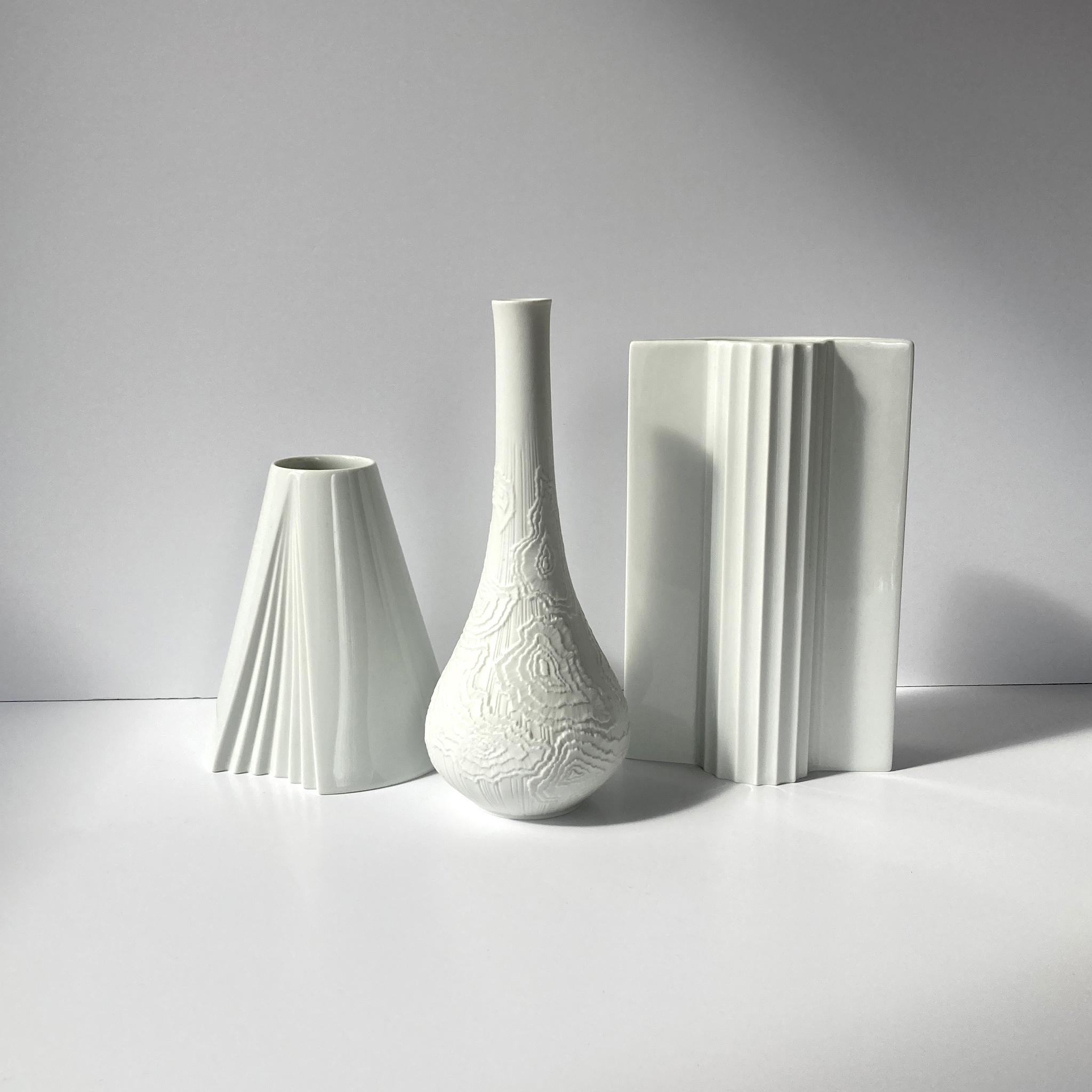 Ceramic Rosenthal by Ambrogio Pozzi White Rounded Plisse Porcelain Vase, Postmodern For Sale