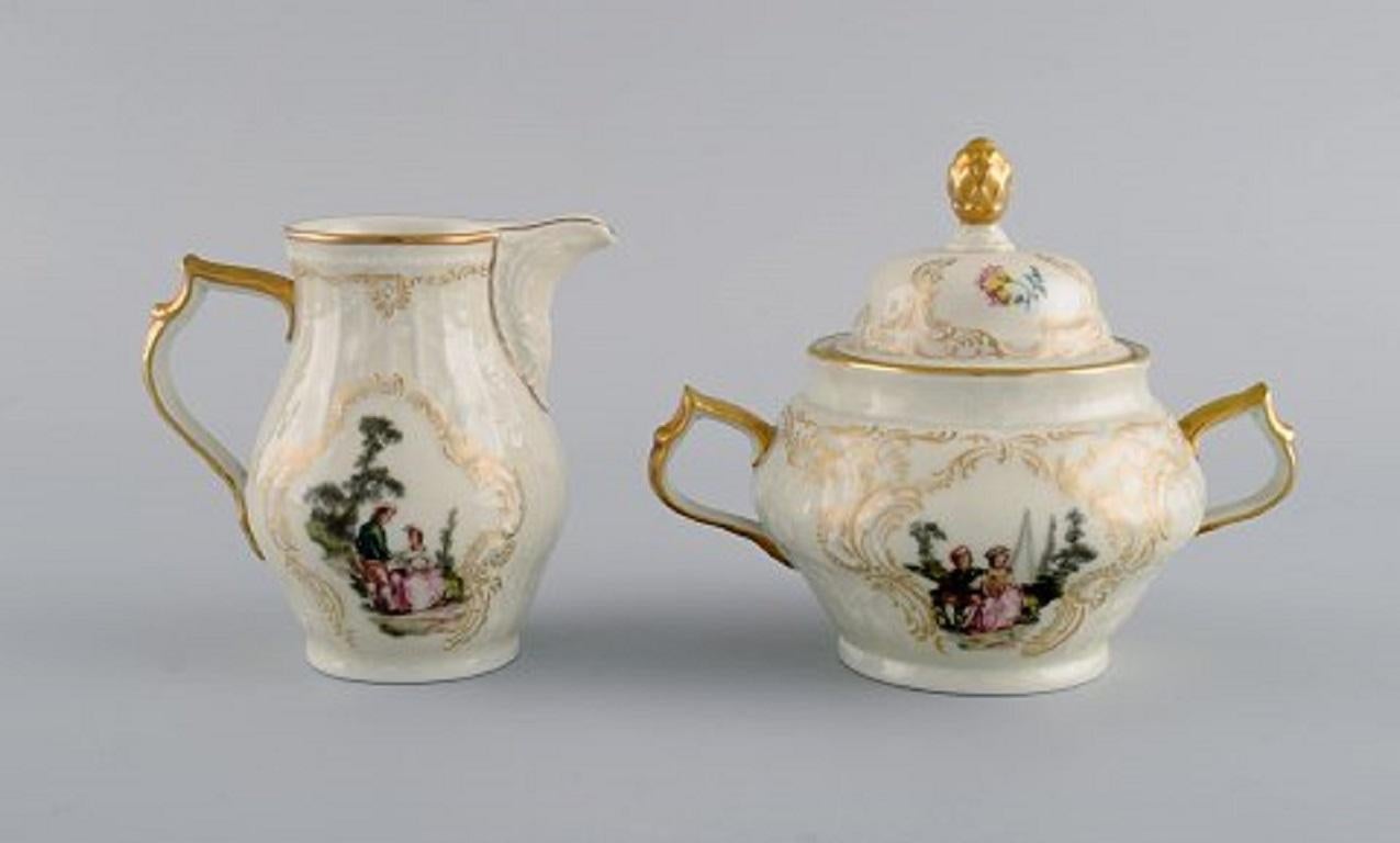 Klassisches Rosenthal-Couchtisch in Rosenthal-Rose für sechs Personen aus handbemalter Porzellan (Handbemalt) im Angebot