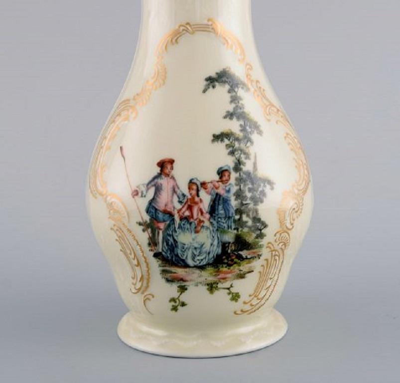 Klassische Rosenthal-Rose, Vase und Buttertablett aus handbemaltem Porzellan (Rokoko) im Angebot