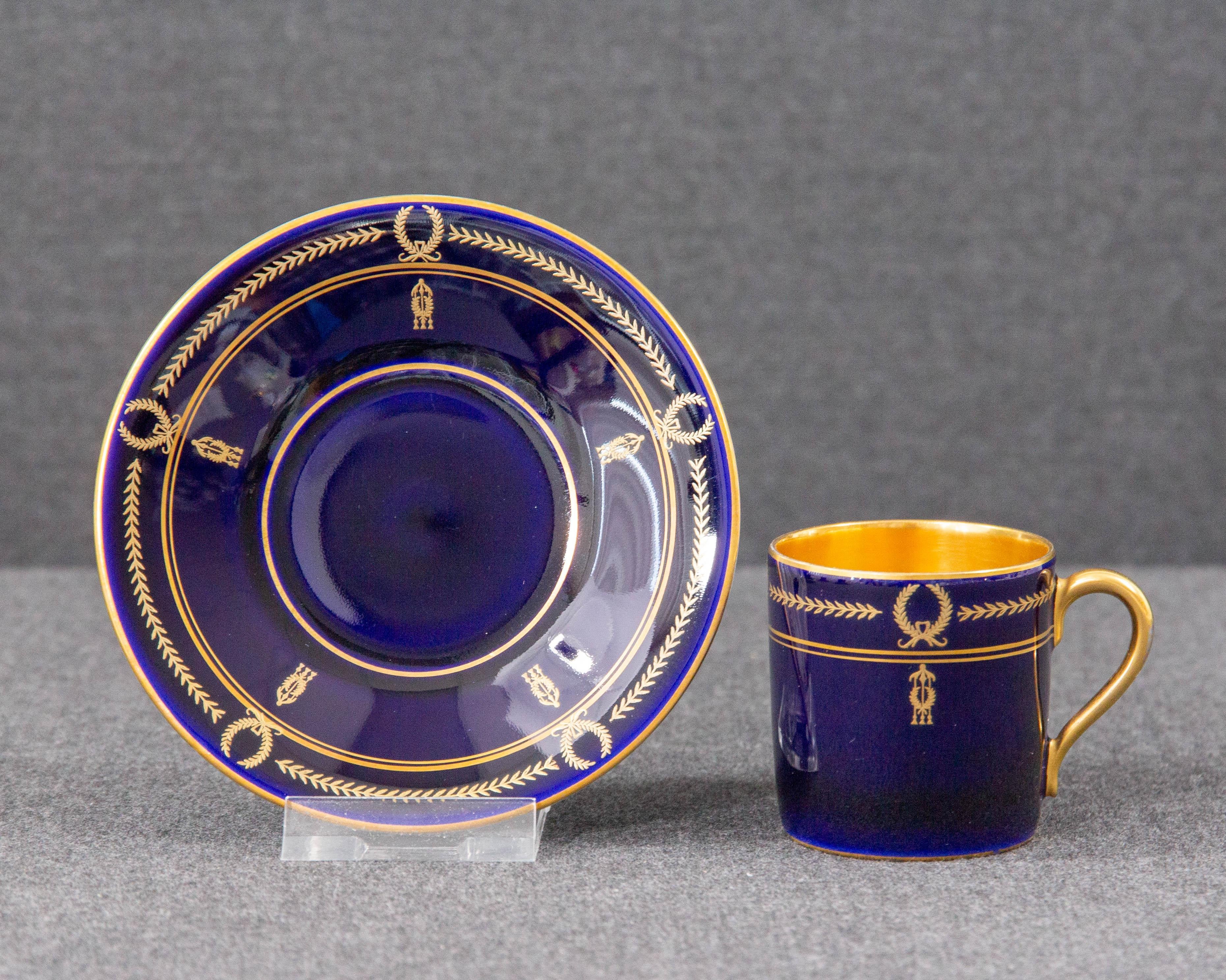 Rosenthal, D1245, Set of 8 Demitasse Cups and Saucers In Excellent Condition In Heemskerk, NL